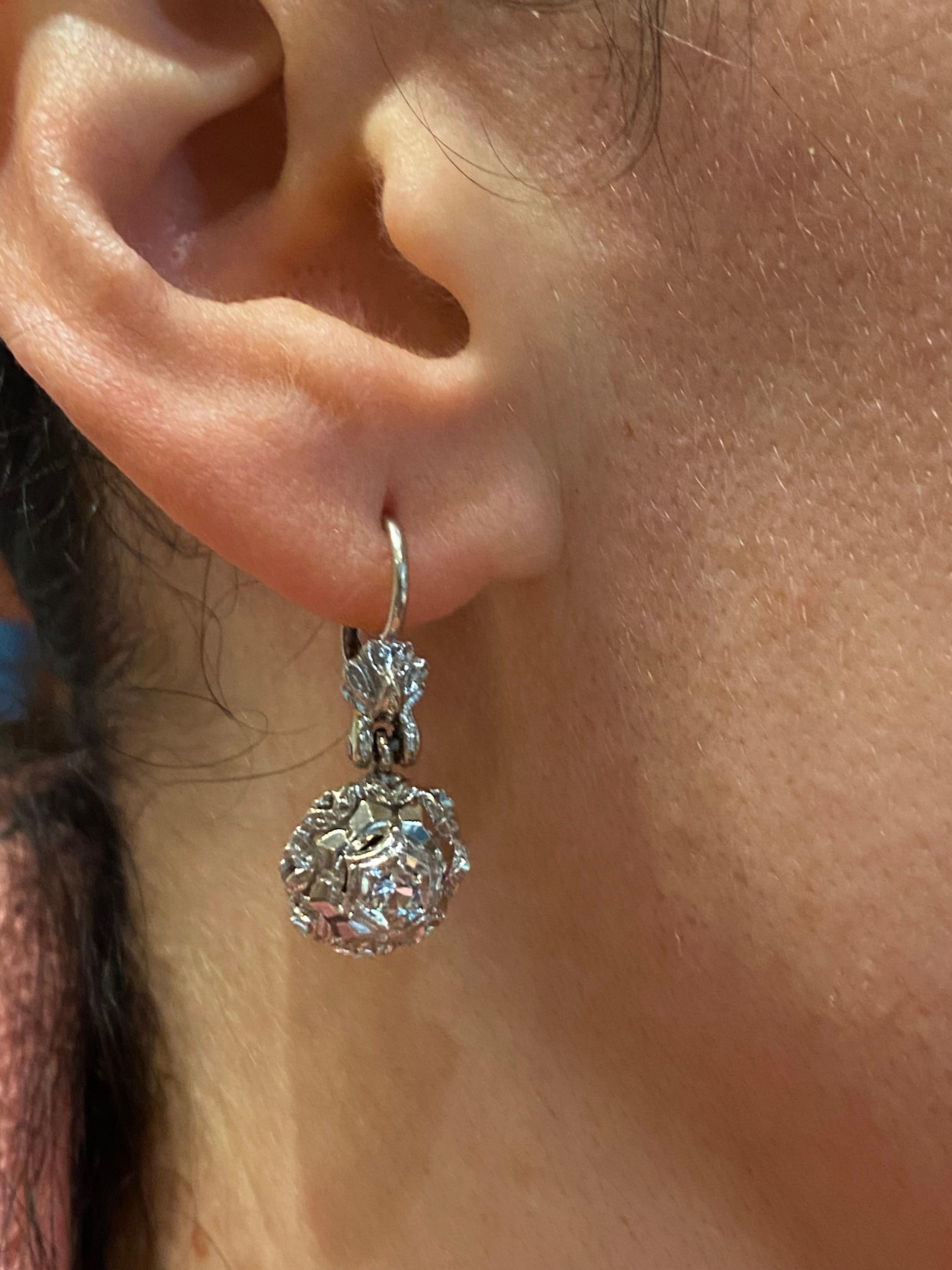 18K White Gold & 0.10ct Diamond Dangle Earrings, English Locks, 28mm long. For Sale 2