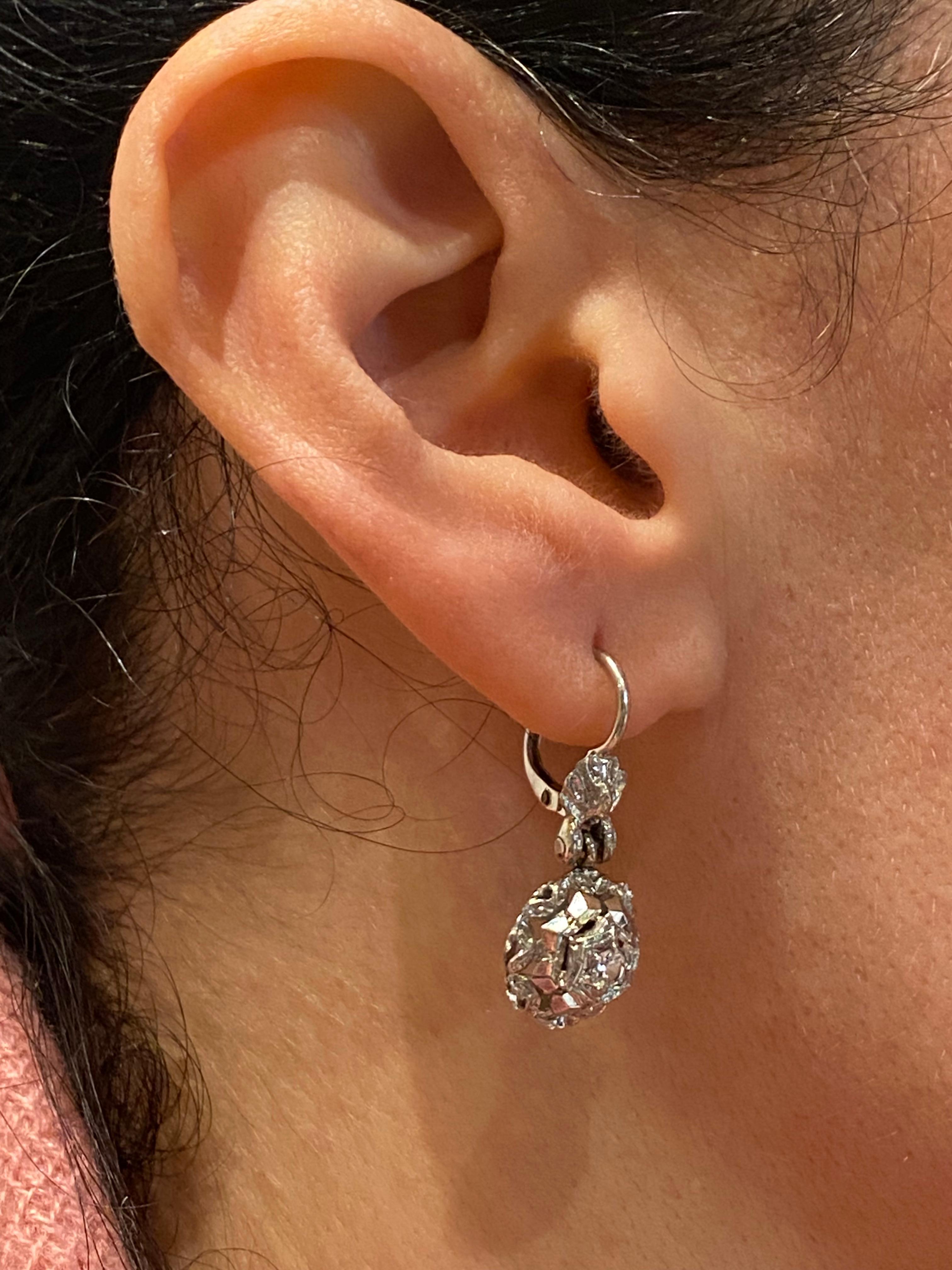 18K White Gold & 0.10ct Diamond Dangle Earrings, English Locks, 28mm long. For Sale 3