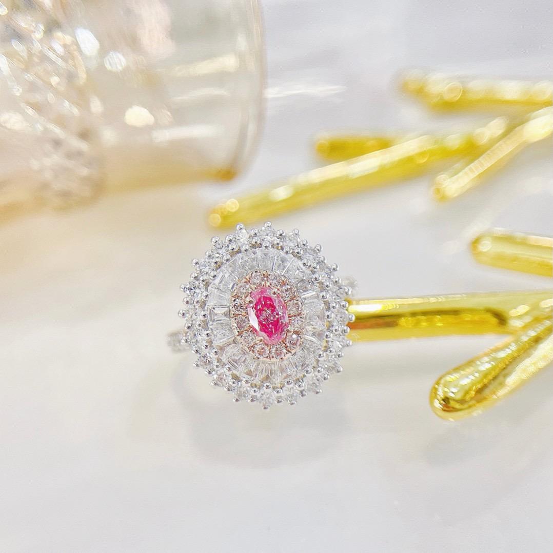 Cushion Cut 18K White Gold 0.20 CT Pink Diamond Ring For Sale
