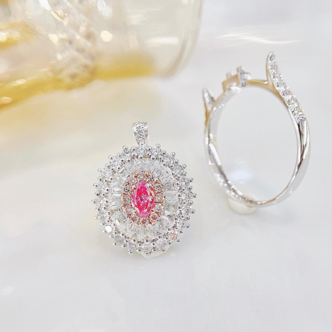 Women's or Men's 18K White Gold 0.20 CT Pink Diamond Ring For Sale