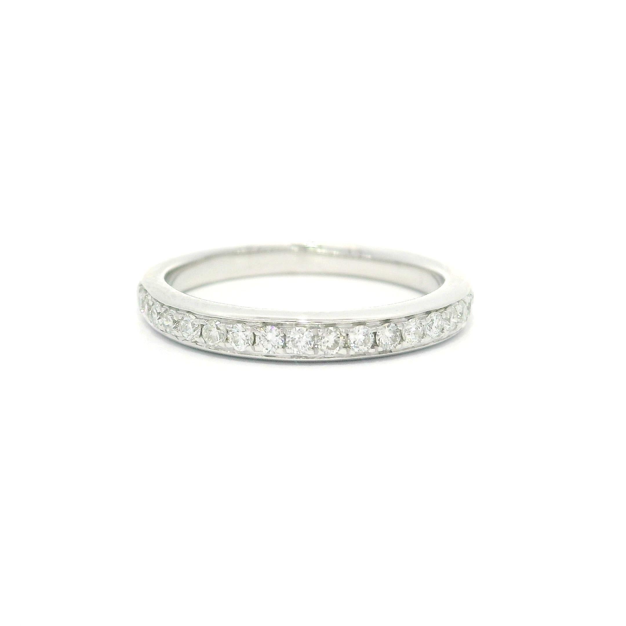 Anneau de mariage classique en or blanc 18k 0.24ctw Pave Diamond Stack Taille 5.5 Pour femmes en vente