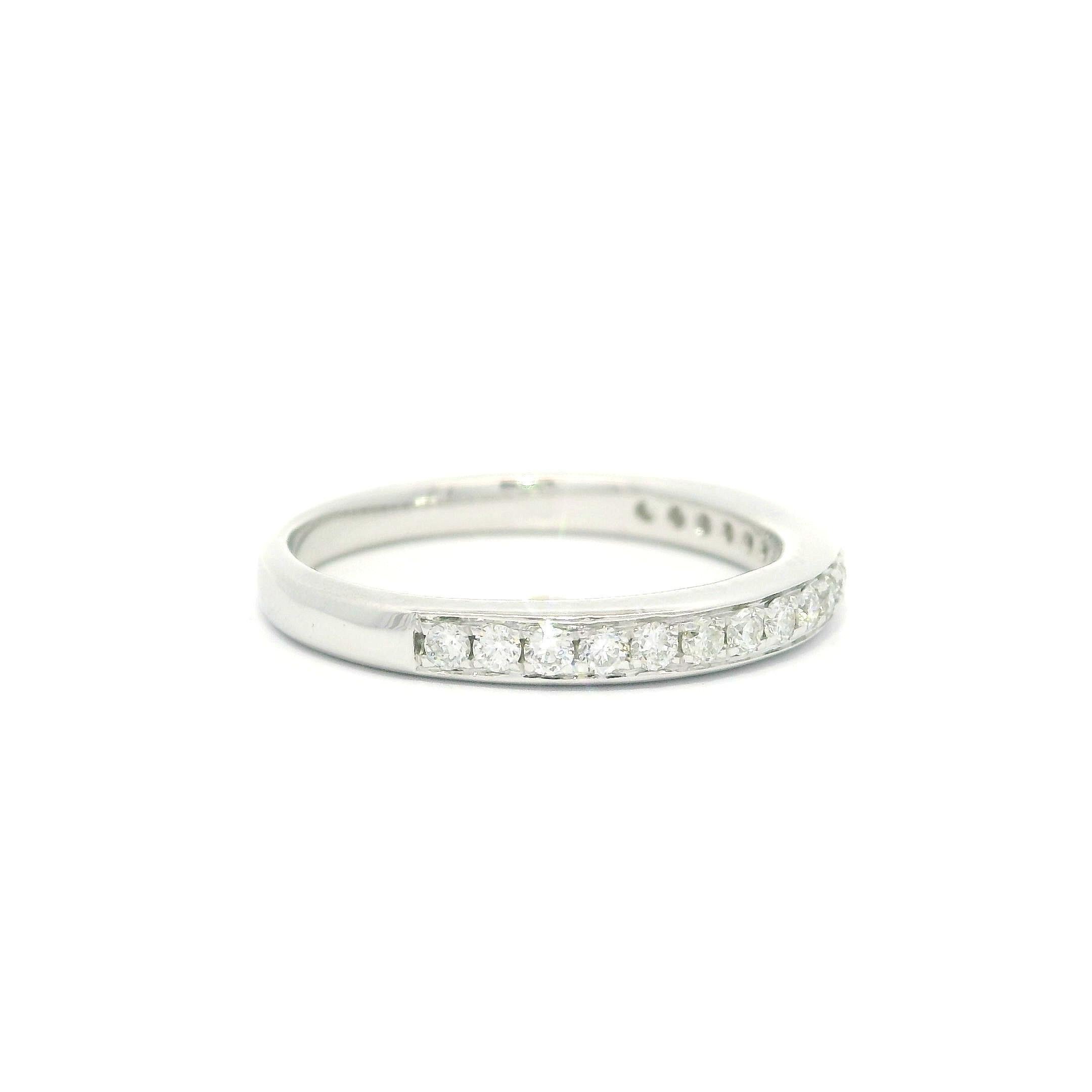 18k White Gold 0.24ctw Pave Diamond Stack Classic Wedding Band Ring Size 5.5