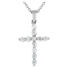 18K White Gold 0.25ct Diamond Cross Pendant Necklace