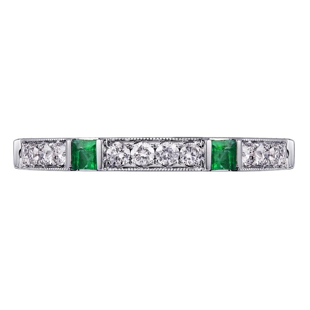 Modern 18 Karat White Gold 0.30 Carat Diamond Green Emerald Pave Ladies Ring