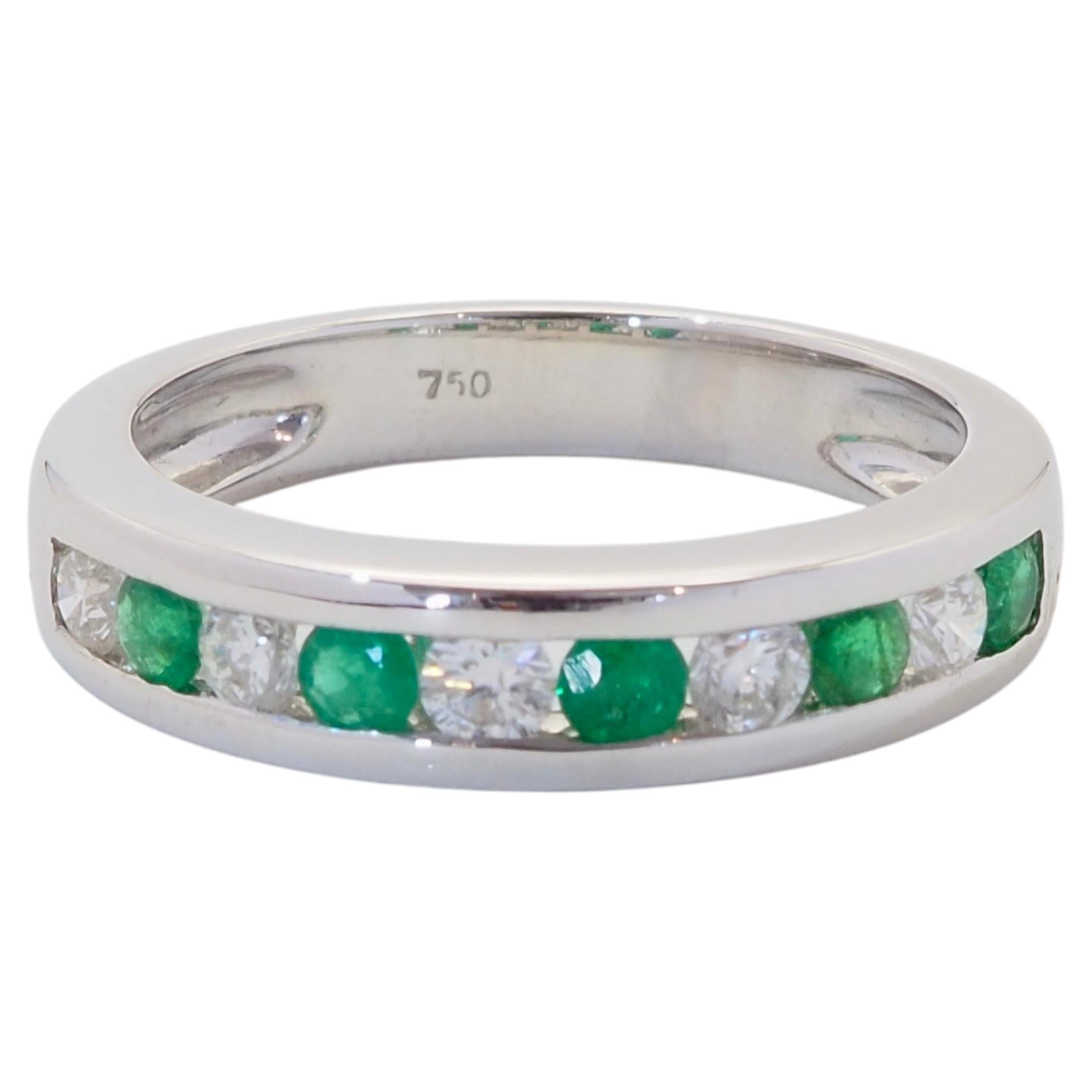 18K White Gold 0.36ct Round Cut Emerald & 0.33ct Diamond Channel Set Band Ring