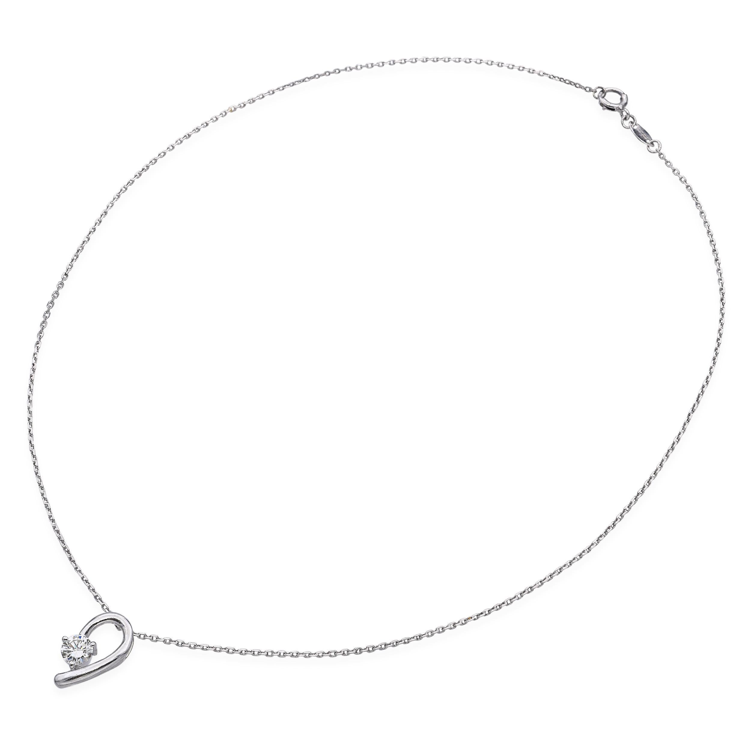 Ciondolo con diamante da 0,52 carati in oro bianco 18 carati e collana con catena in platino In condizioni buone in vendita a New York, NY