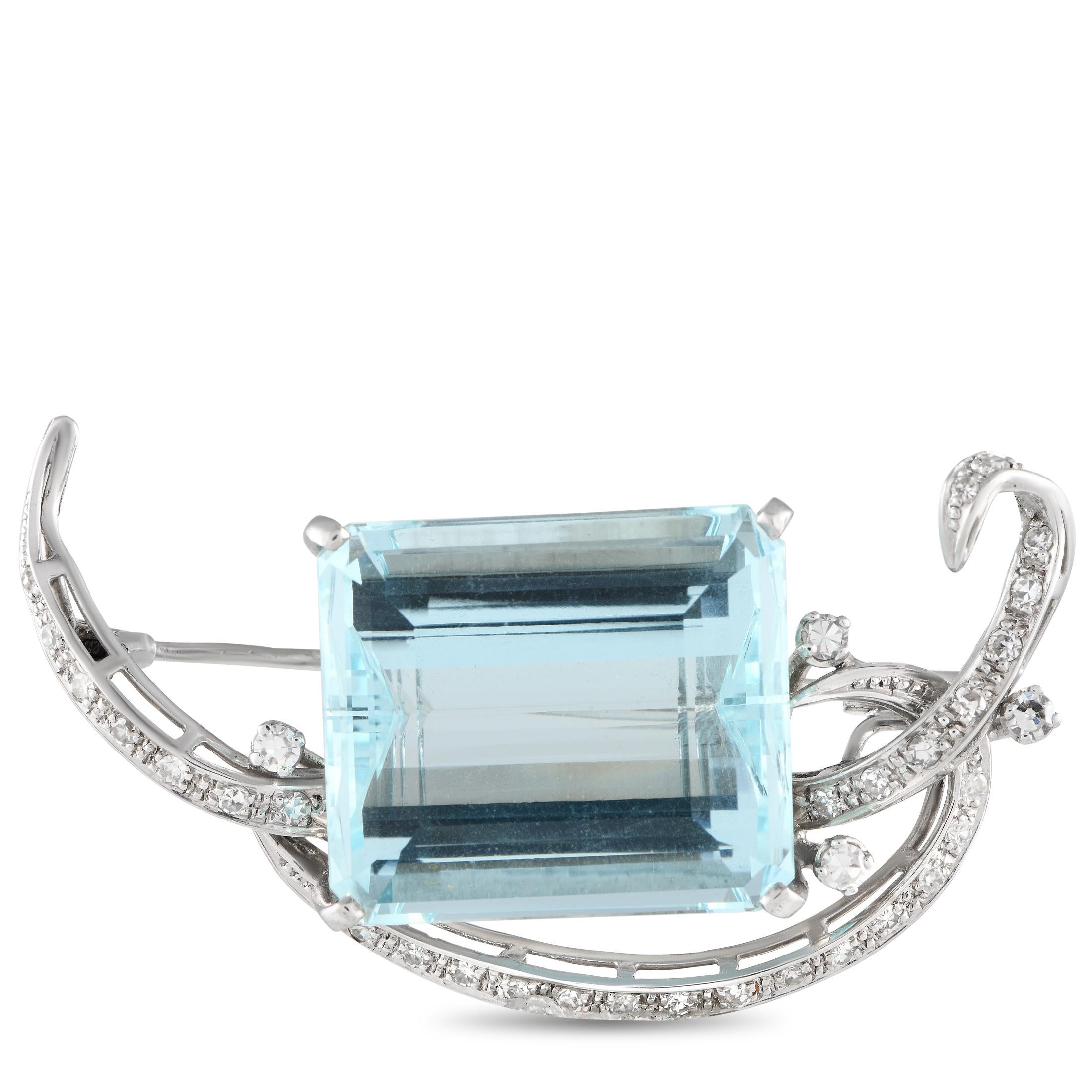 18K White Gold 0.55ct Diamond and Aquamarine Brooch MF26-012324 In Excellent Condition For Sale In Southampton, PA