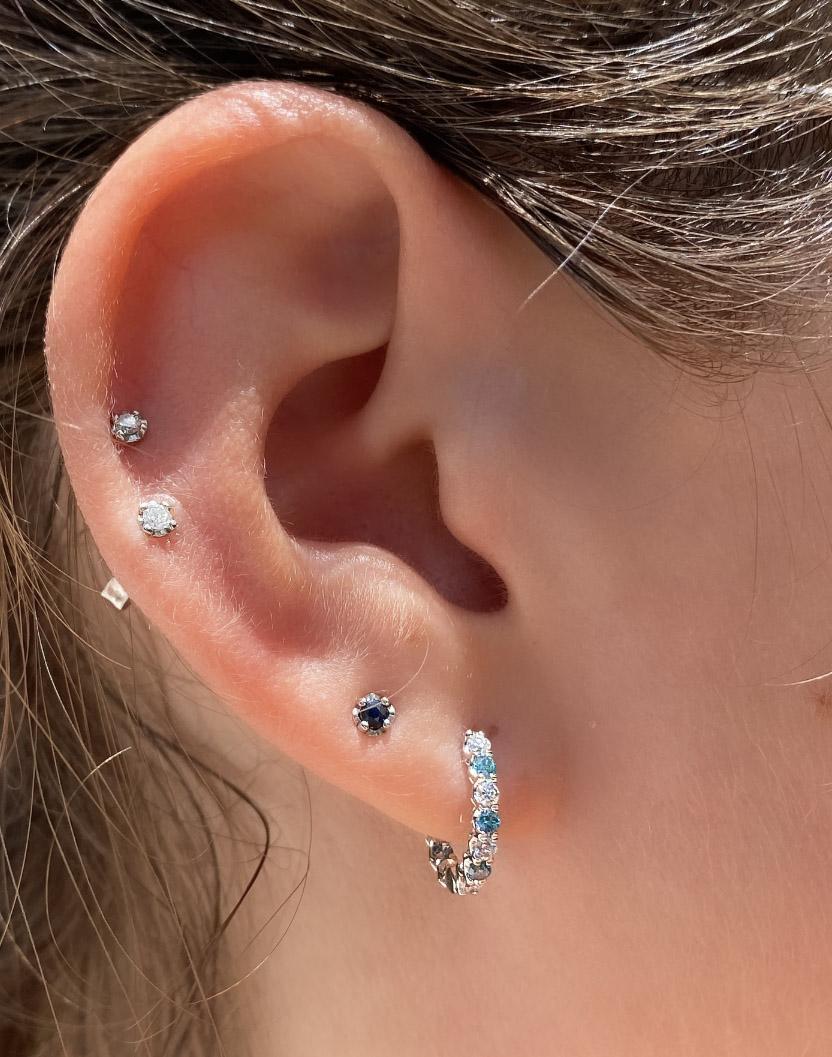 18K White Gold 0.56 CT Blue & White Diamond Inside Out Huggie Hoop Earrings In New Condition In Miami, FL