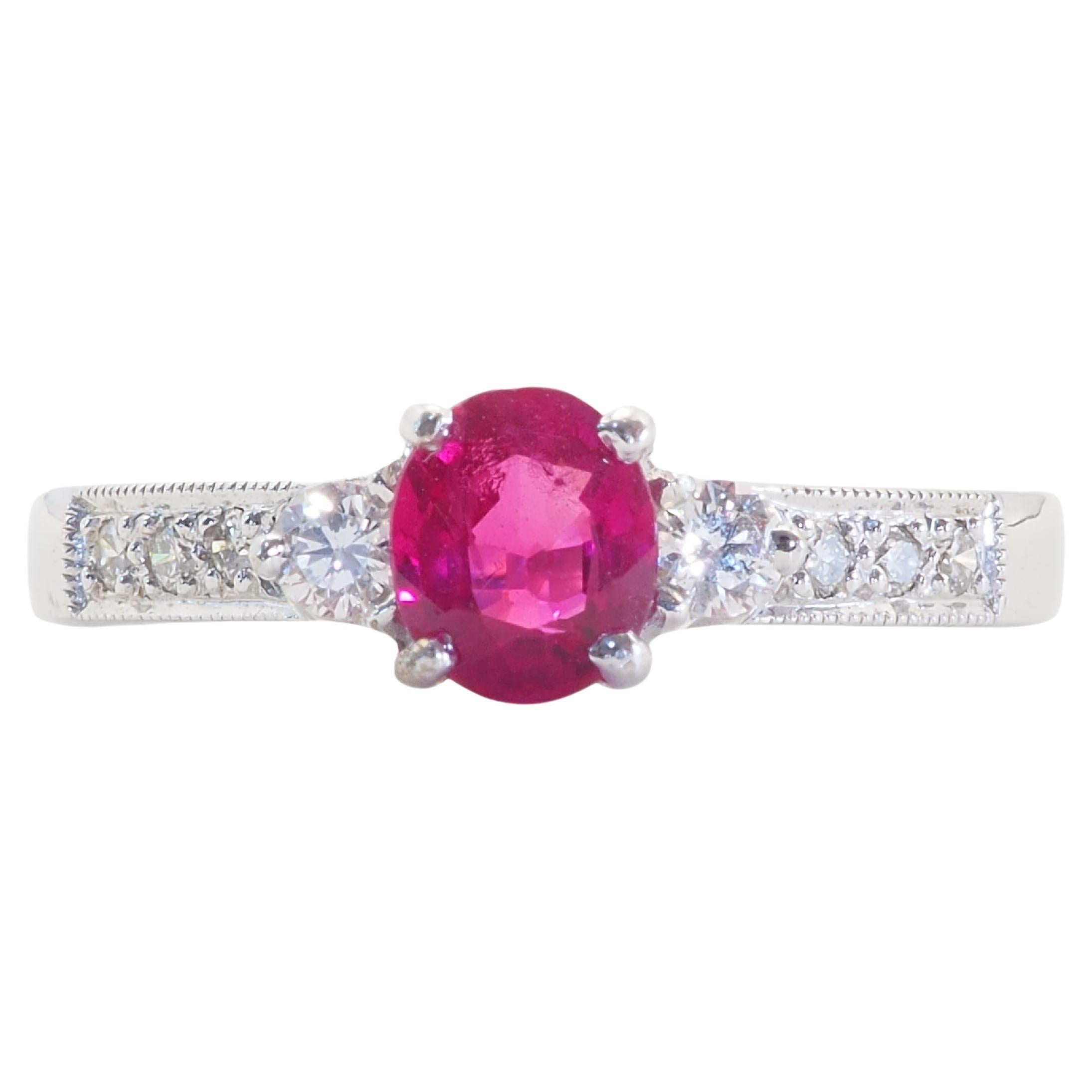 18 Karat Weißgold 0,59 Karat ovaler sauberer roter Rubin & 0,16 Karat Diamantring