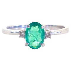 18K White Gold 0.62ct Oval Emerald & 0.05ct Diamond Fine Ring