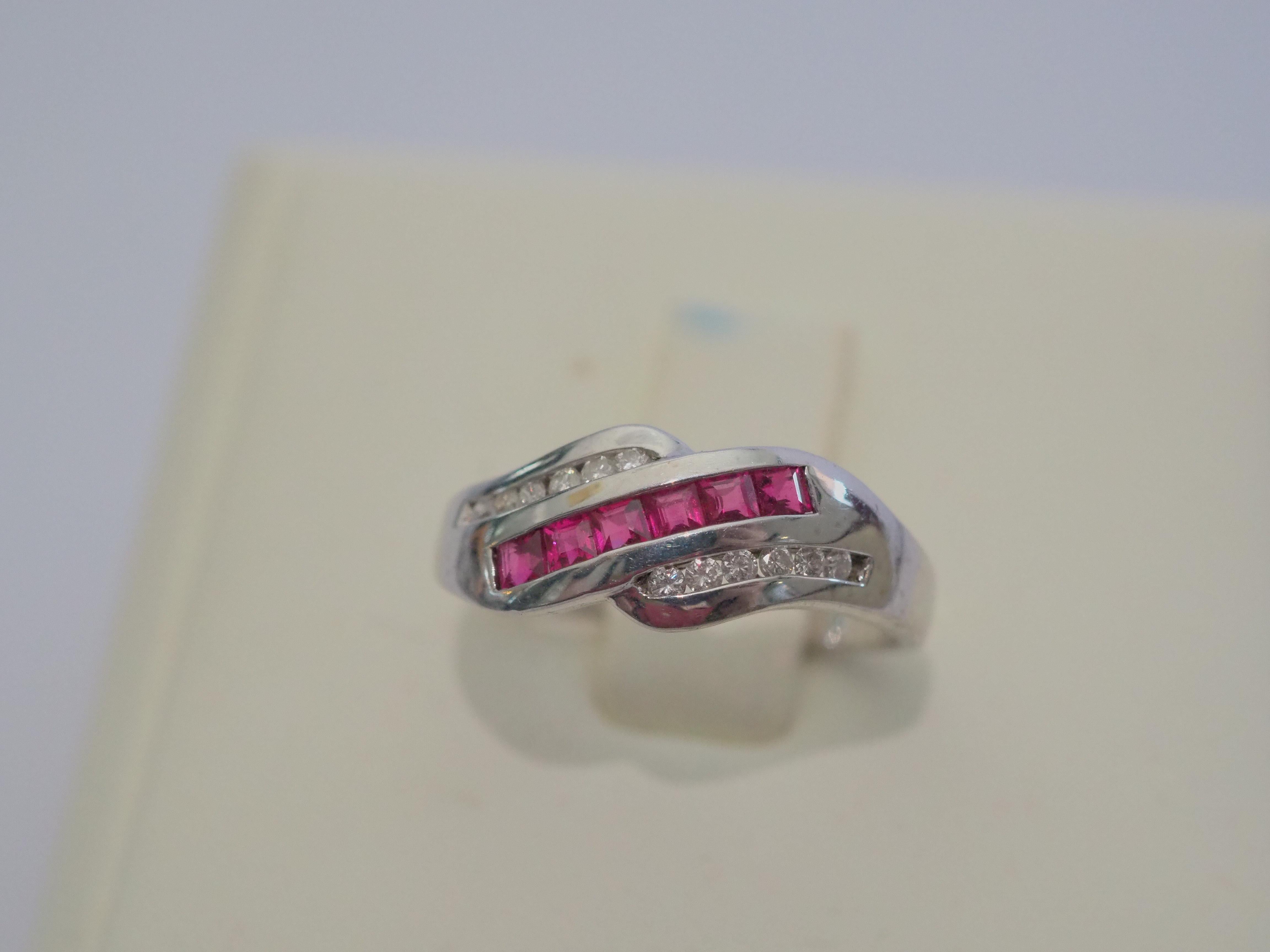 18K White Gold 0.65ct Ruby & 0.13ct Diamond Wavy Band Ring For Sale 2