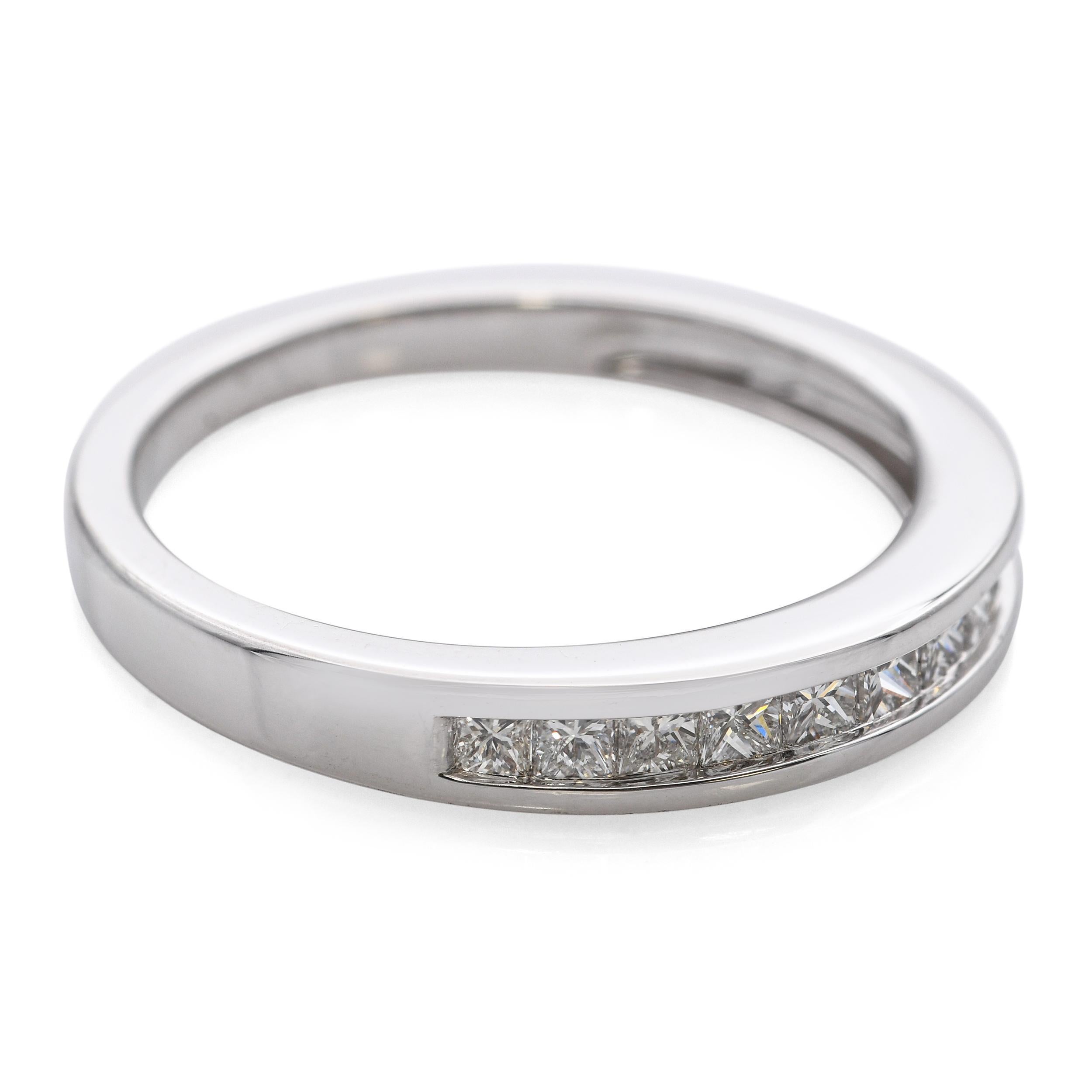 da uomo o donna Anello a fascia con diamante taglio principessa in oro bianco 18k 0,66tcw in vendita