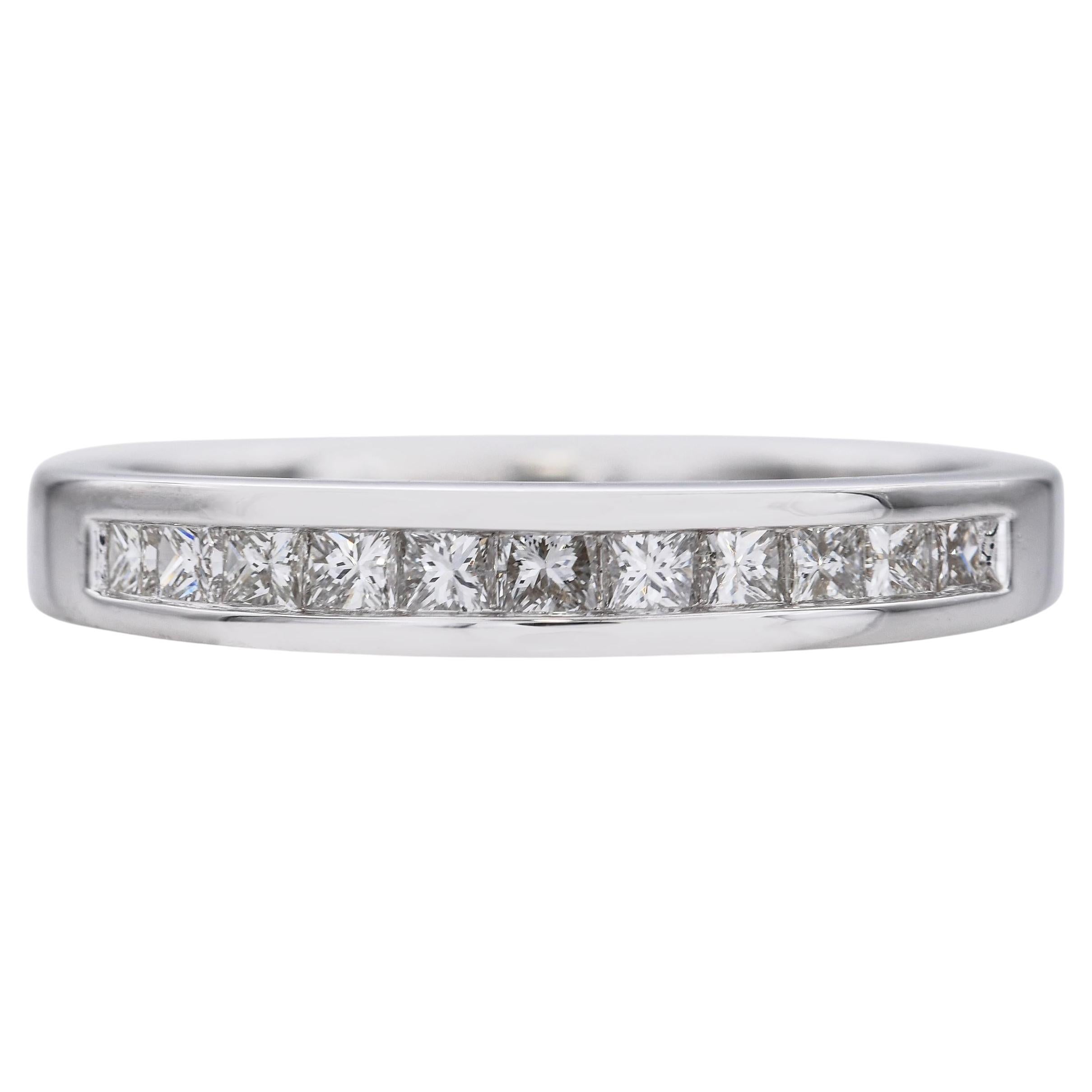 Anillo de oro blanco de 18 quilates con diamantes talla princesa de 0,66 tcw