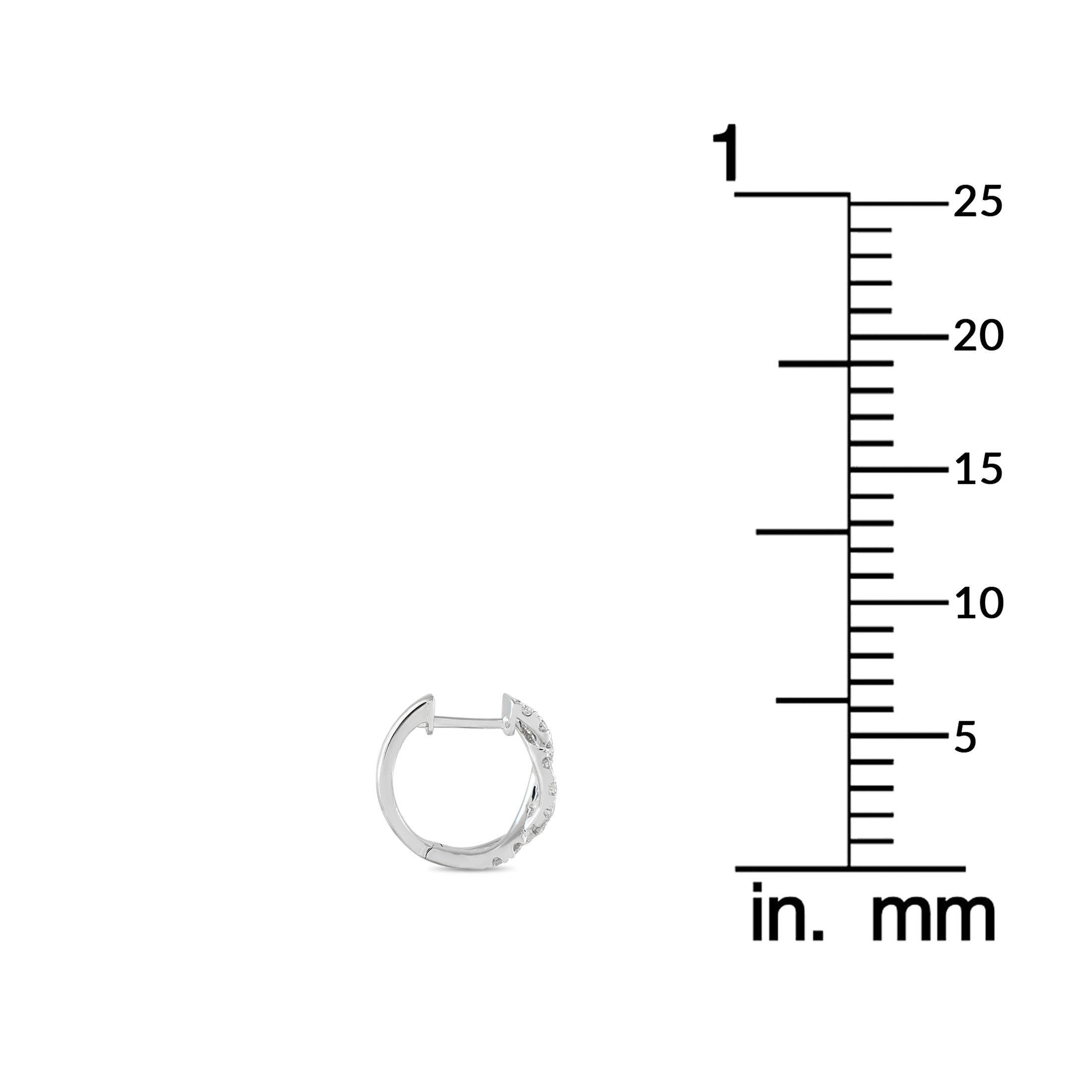 Orecchini con diamanti in oro bianco 18 carati da 0,67 carati In condizioni Nuovo in vendita a Southampton, PA