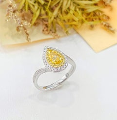 18K White Gold 0.71 CT Yellow Diamond Ring with Diamonds