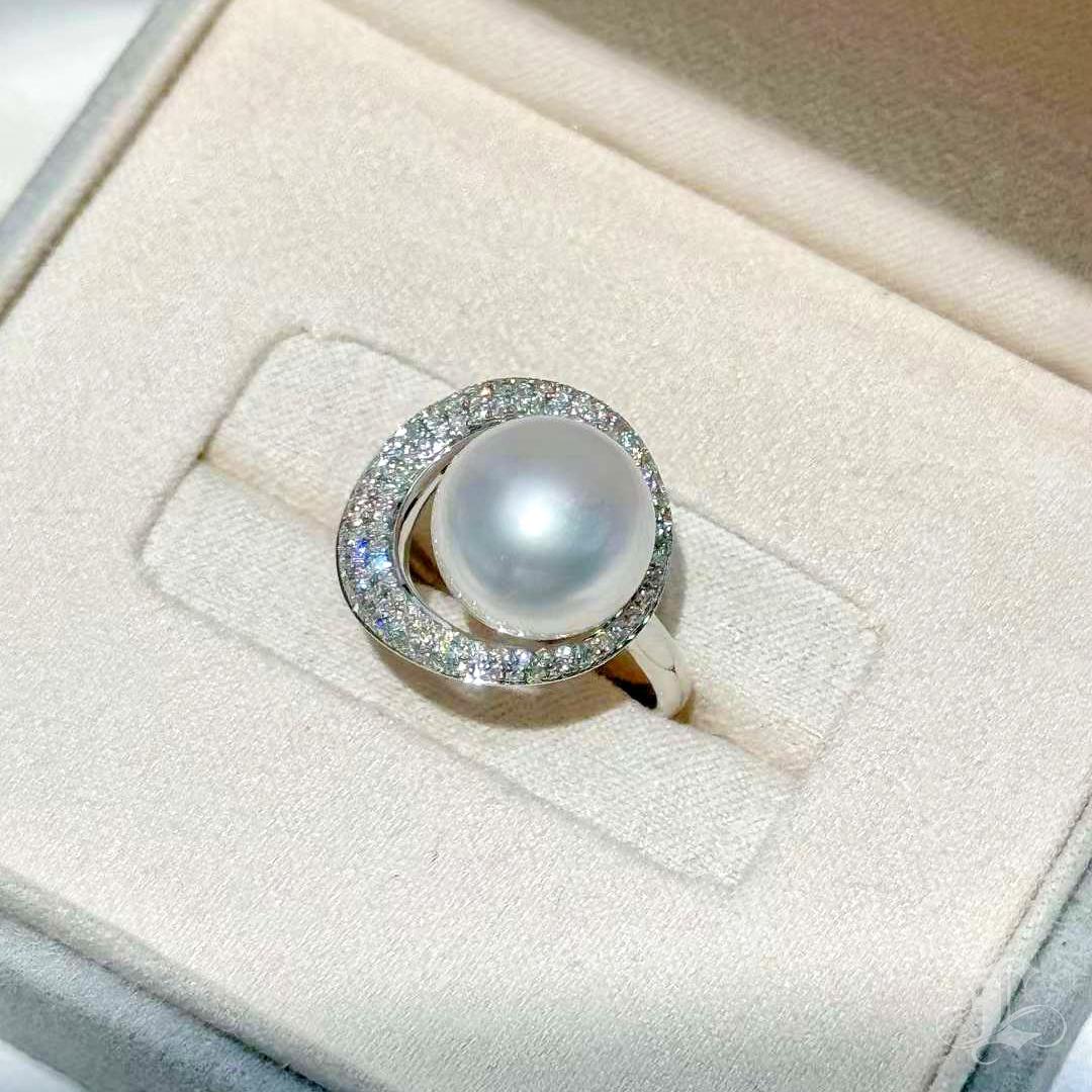 【Lustre Arc】Celestial Curve Aurora 12-13mm South Sea Pearl Ring Neuf - En vente à New York, NY