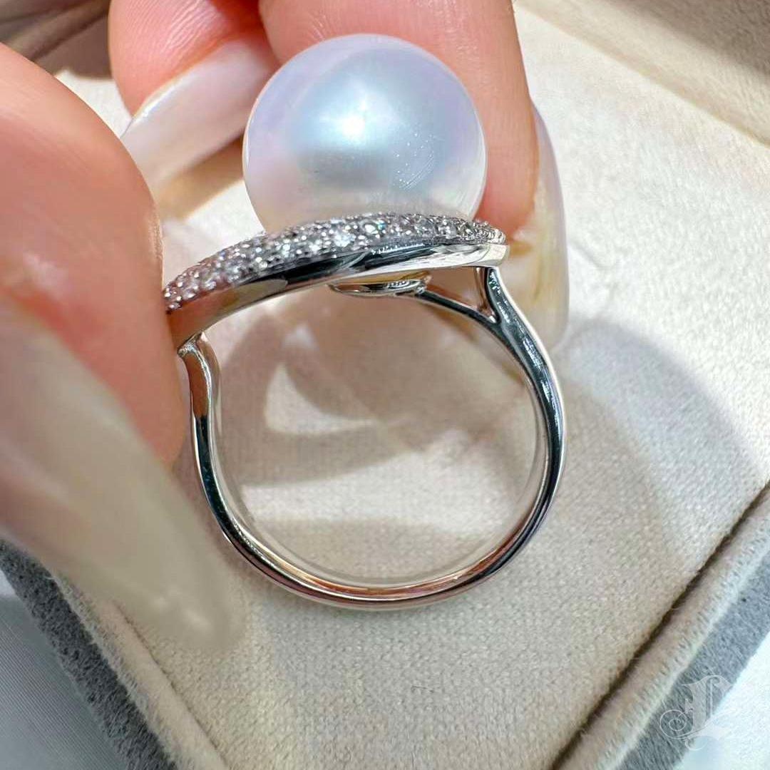 【Lustre Arc】Celestial Curve Aurora 12-13mm South Sea Pearl Ring Pour femmes en vente