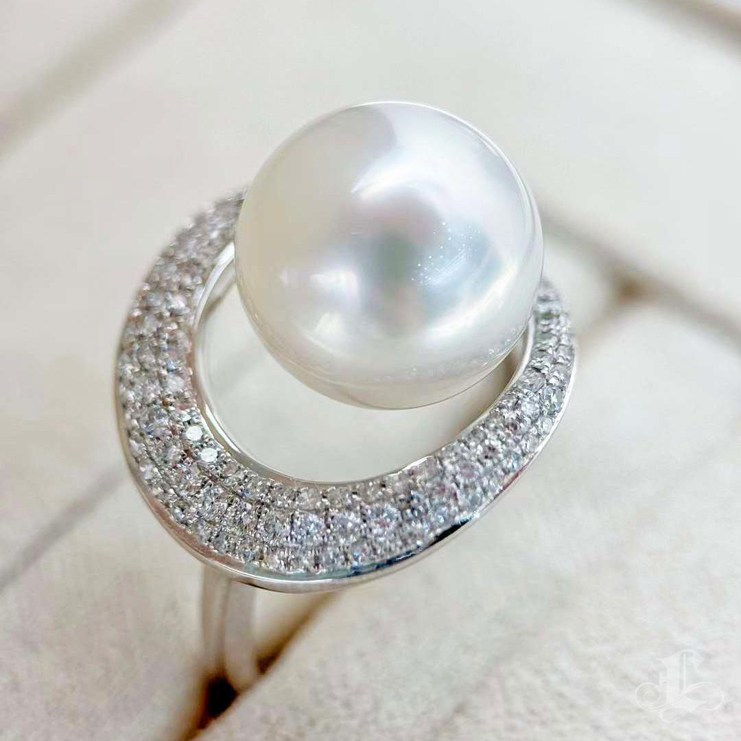 【Lustre Arc】Celestial Curve Aurora 12-13mm South Sea Pearl Ring en vente 2