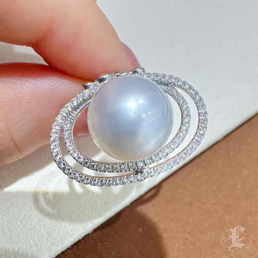 【Lustre Arc】Celestial Orbit Aurora South Sea Pearl Diamond Ring For Sale 2
