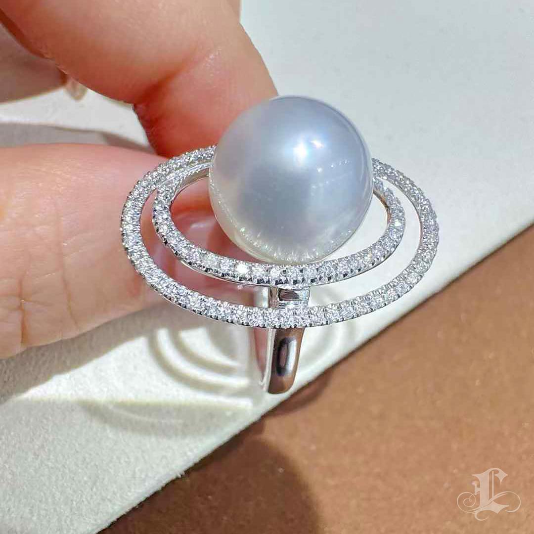 【Lustre Arc】Celestial Orbit Aurora South Sea Pearl Diamond Ring For Sale 3