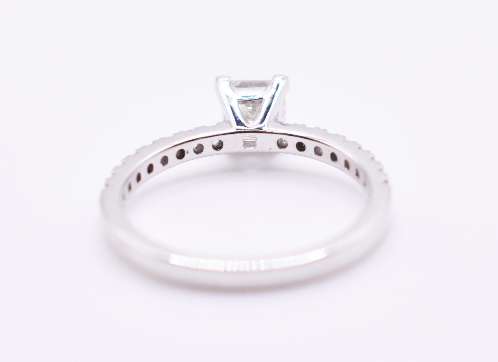 Women's 18K White Gold 0.74ct Princess Cut Diamond Engagement Ring  For Sale
