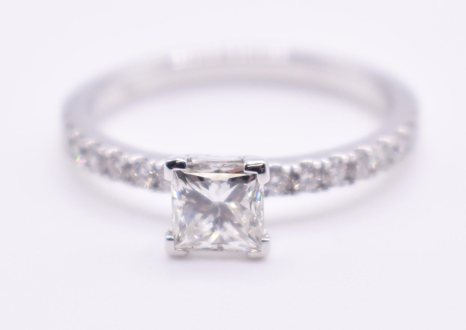 18K White Gold 0.74ct Princess Cut Diamond Engagement Ring  For Sale 3