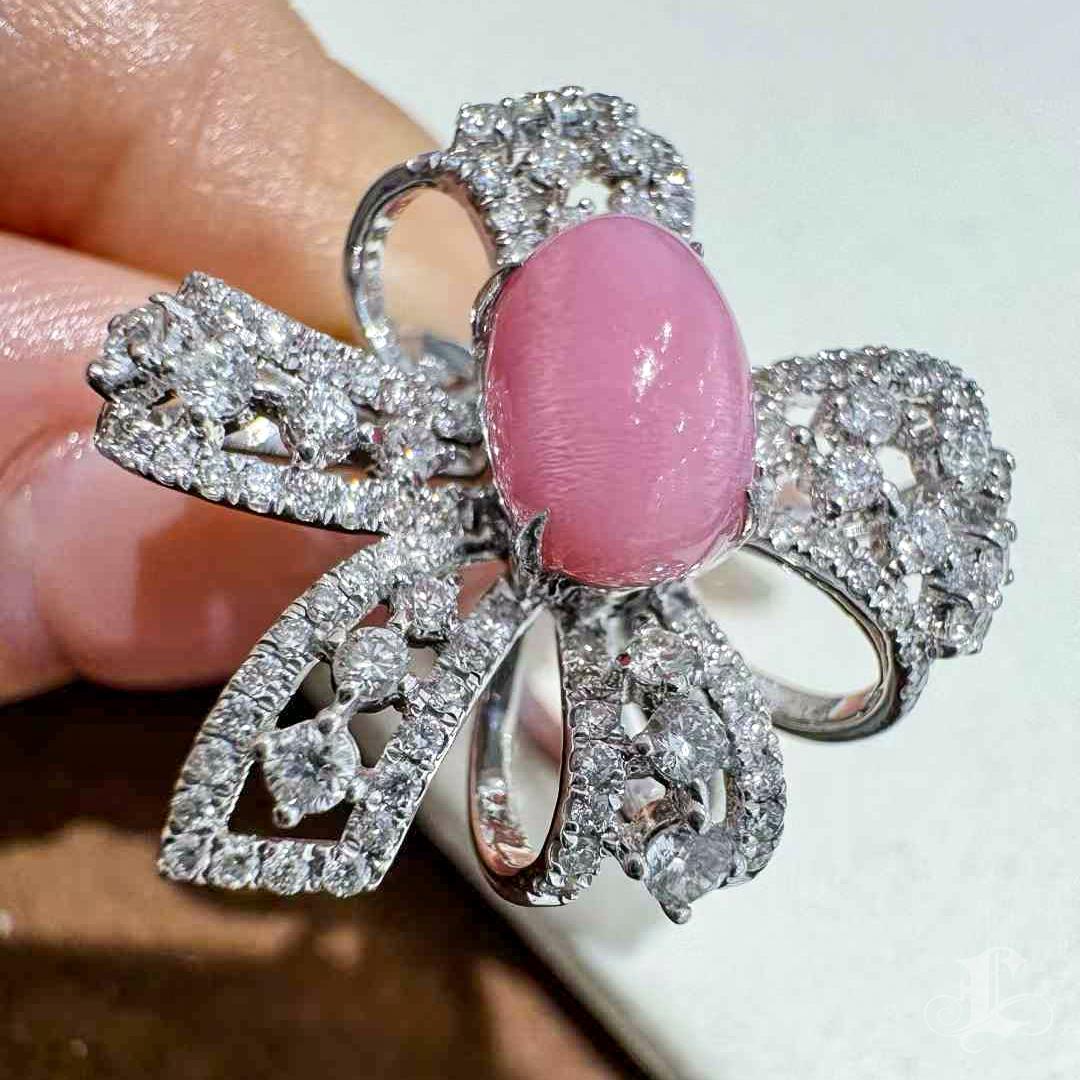 【Conchéa】Ballet Bow Conch Pearl & Diamond Ring — 1.74ct For Sale 5