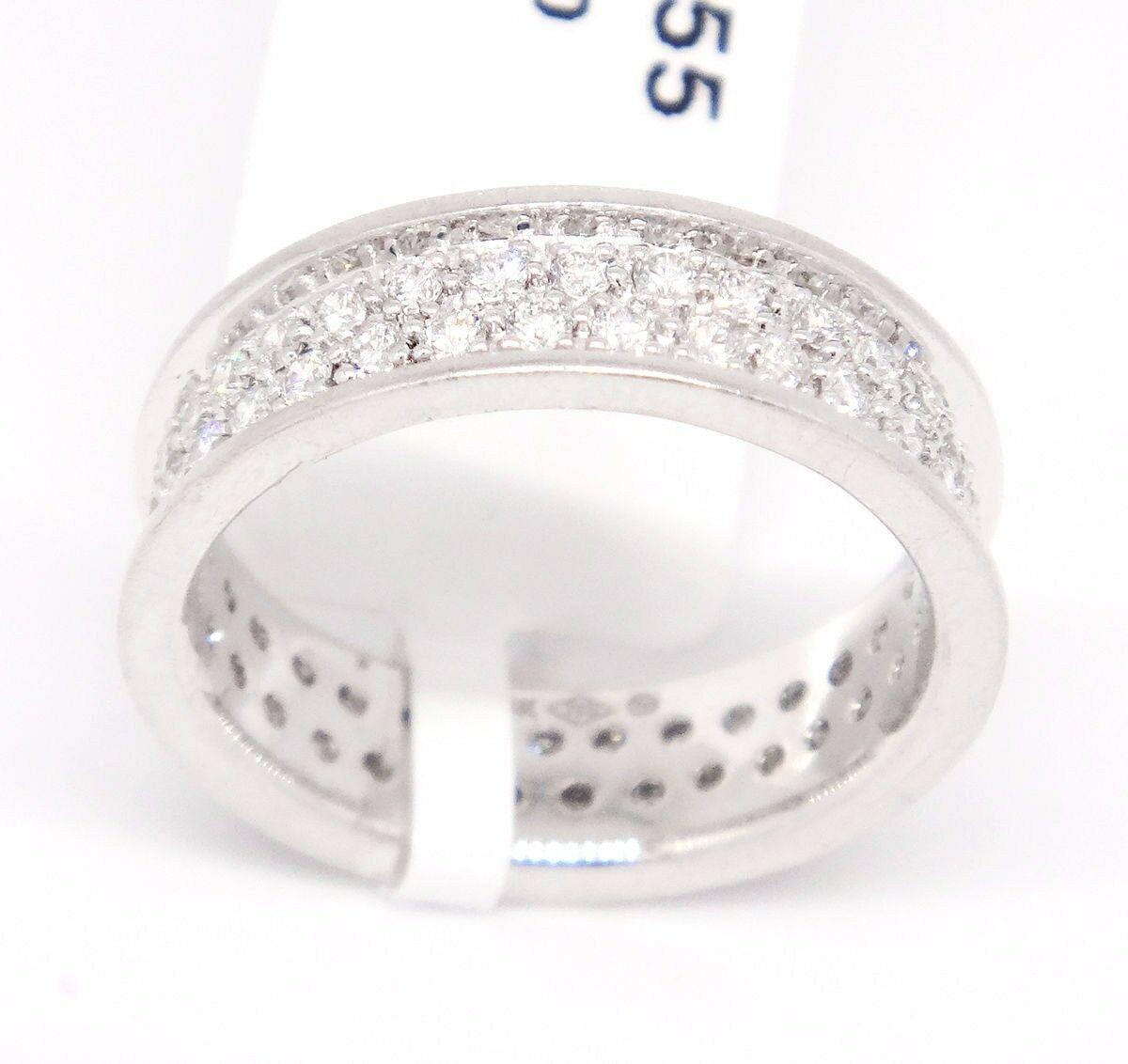 18 Karat White Gold 0.75 Carat Round Diamond Eternity Band Ring In New Condition For Sale In New York, NY
