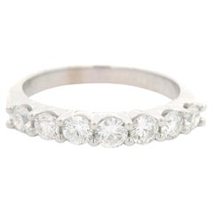 Anillo de oro blanco de 18 quilates con 7 diamantes de talla brillante redonda de 0,75 quilates