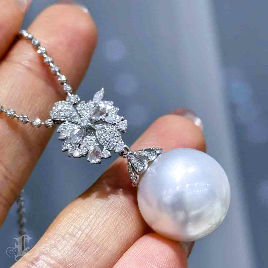 【Vine Symphony】Ice Bloom Aurora South Sea Pearl Diamond Pendant For Sale 5