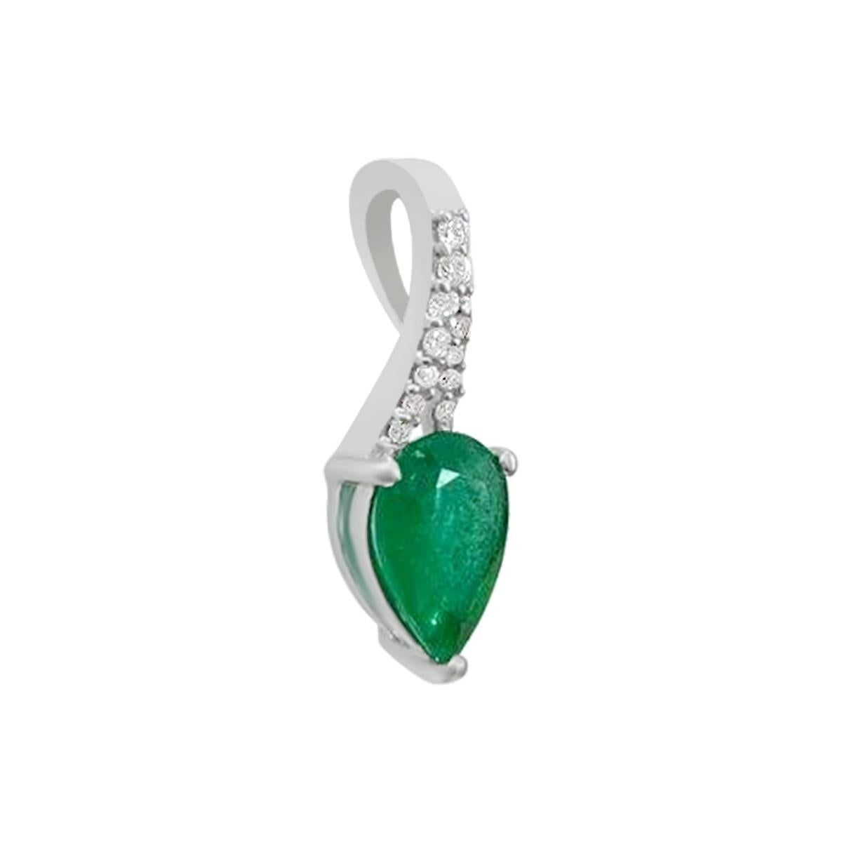 This Marvelous Pendant Is Enough To Elevate Your Luxury Look For Any Occasion ,
Decorated With A Spectacular Pear Cut 8X6mm Emerald Gemstone, This Shining Piece Jewelry Is Surrounded By Diamonds. This Beautiful Emerald Pendant Is Crafted In 18K