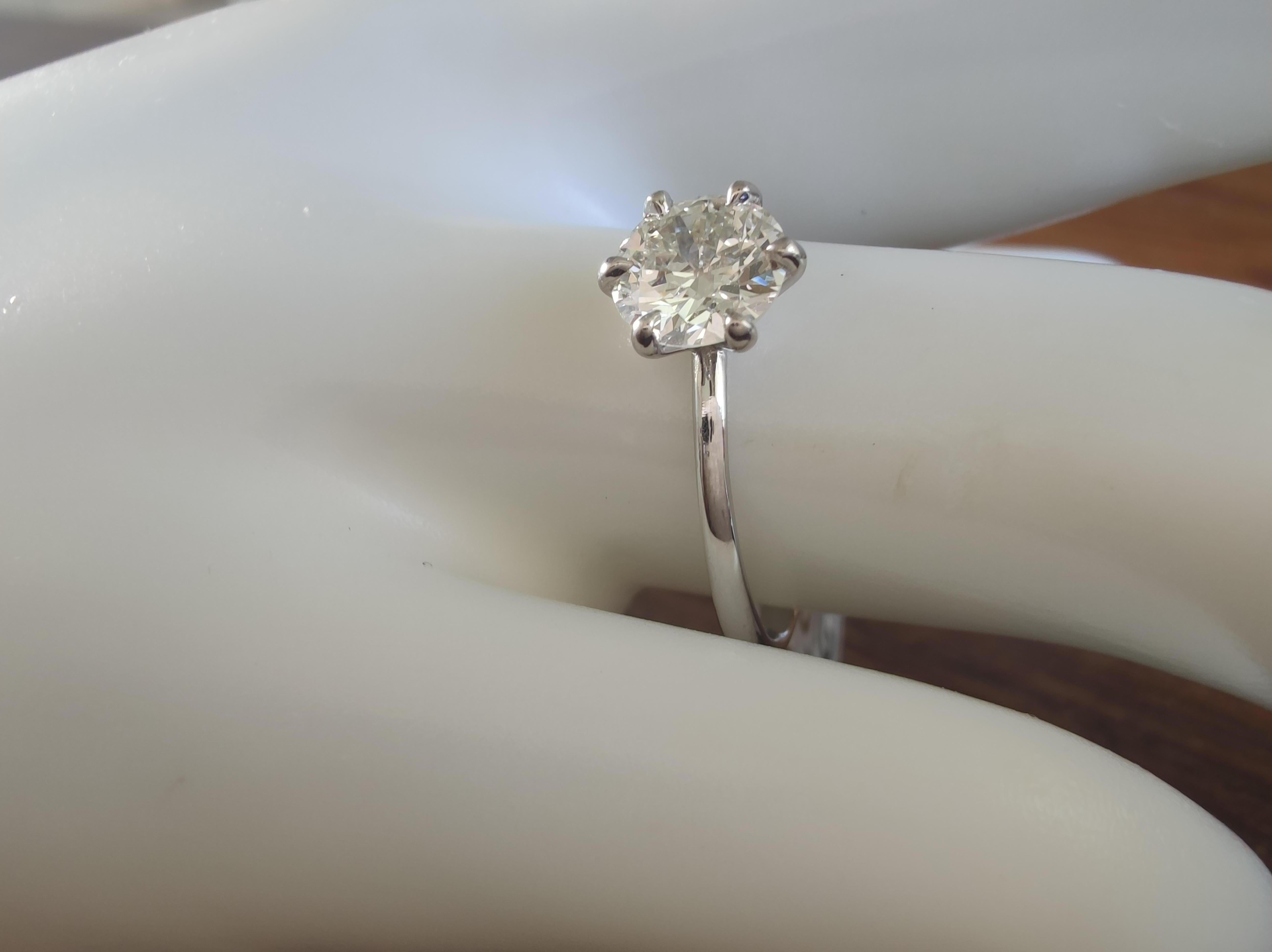 18K Weißgold 0,80 Karat Diamant Solitär Ring -zertifizierte Verlobungsring Geschenk (Brillantschliff) im Angebot