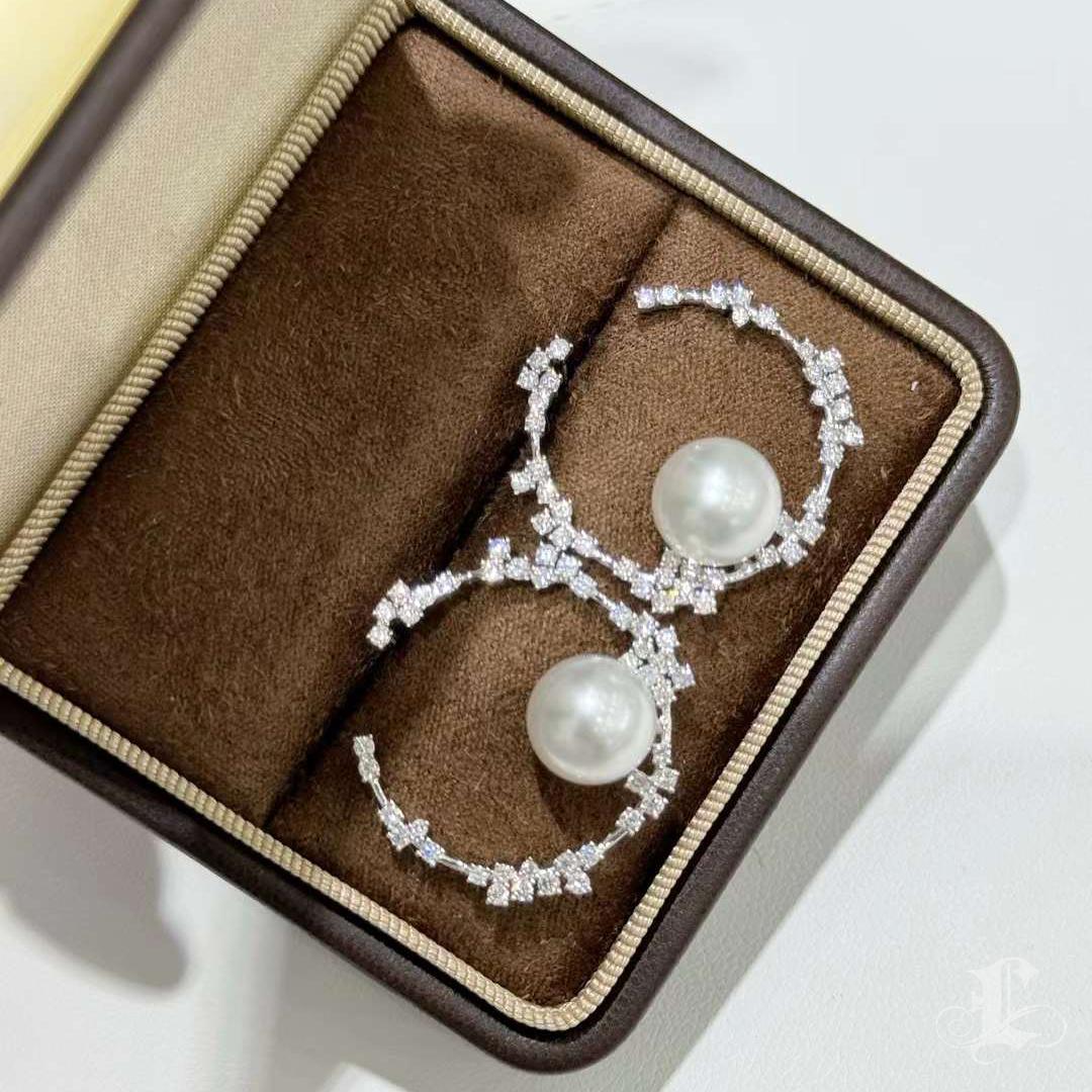 Women's 【Lustre Arc】Meteor Arc Aurora South Sea Pearl Diamond Gala Earrings For Sale