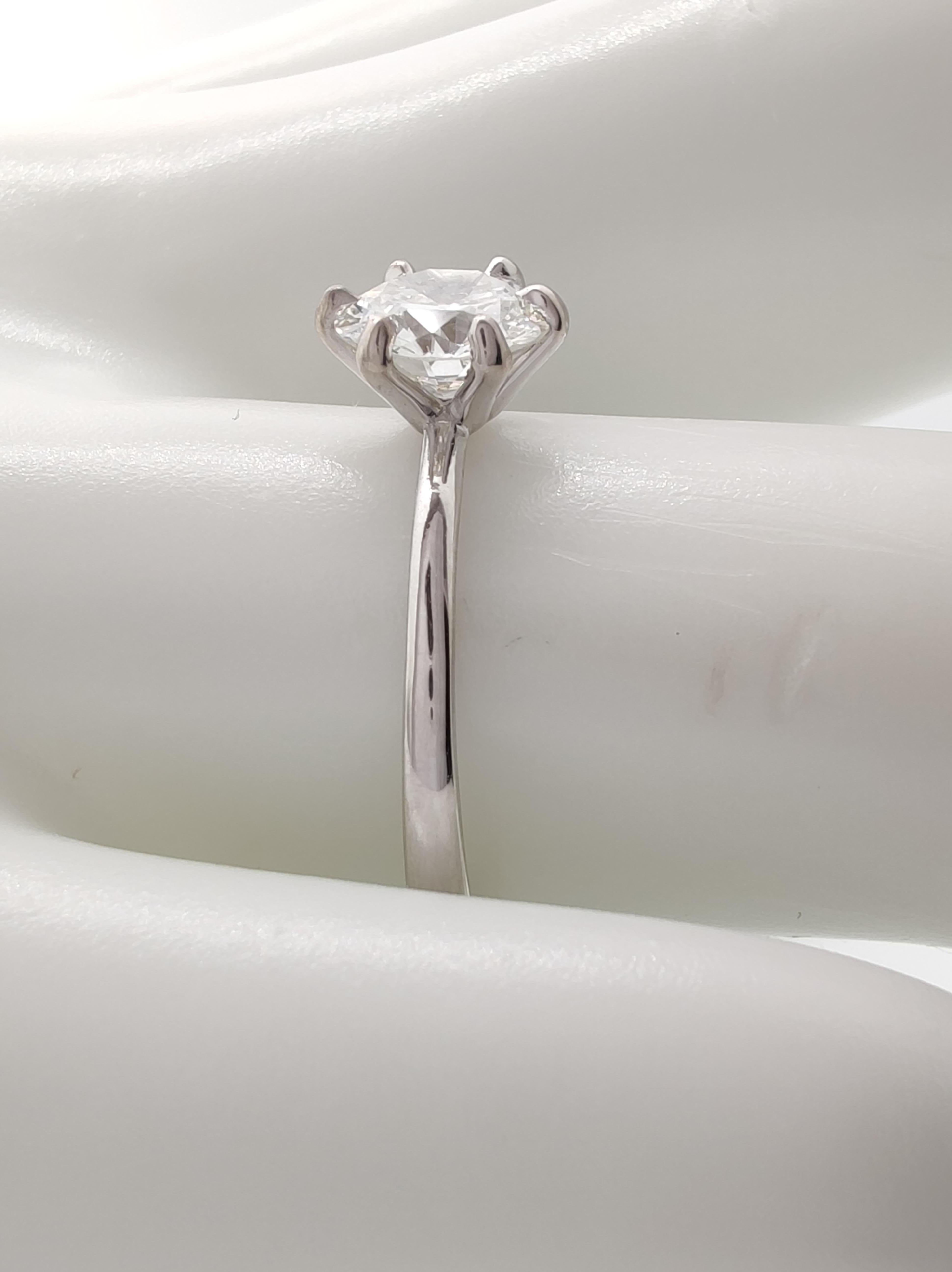 18K White Gold 0.80ct Diamond Solitaire Ring – IGI Certified Engagement Ring For Sale 1