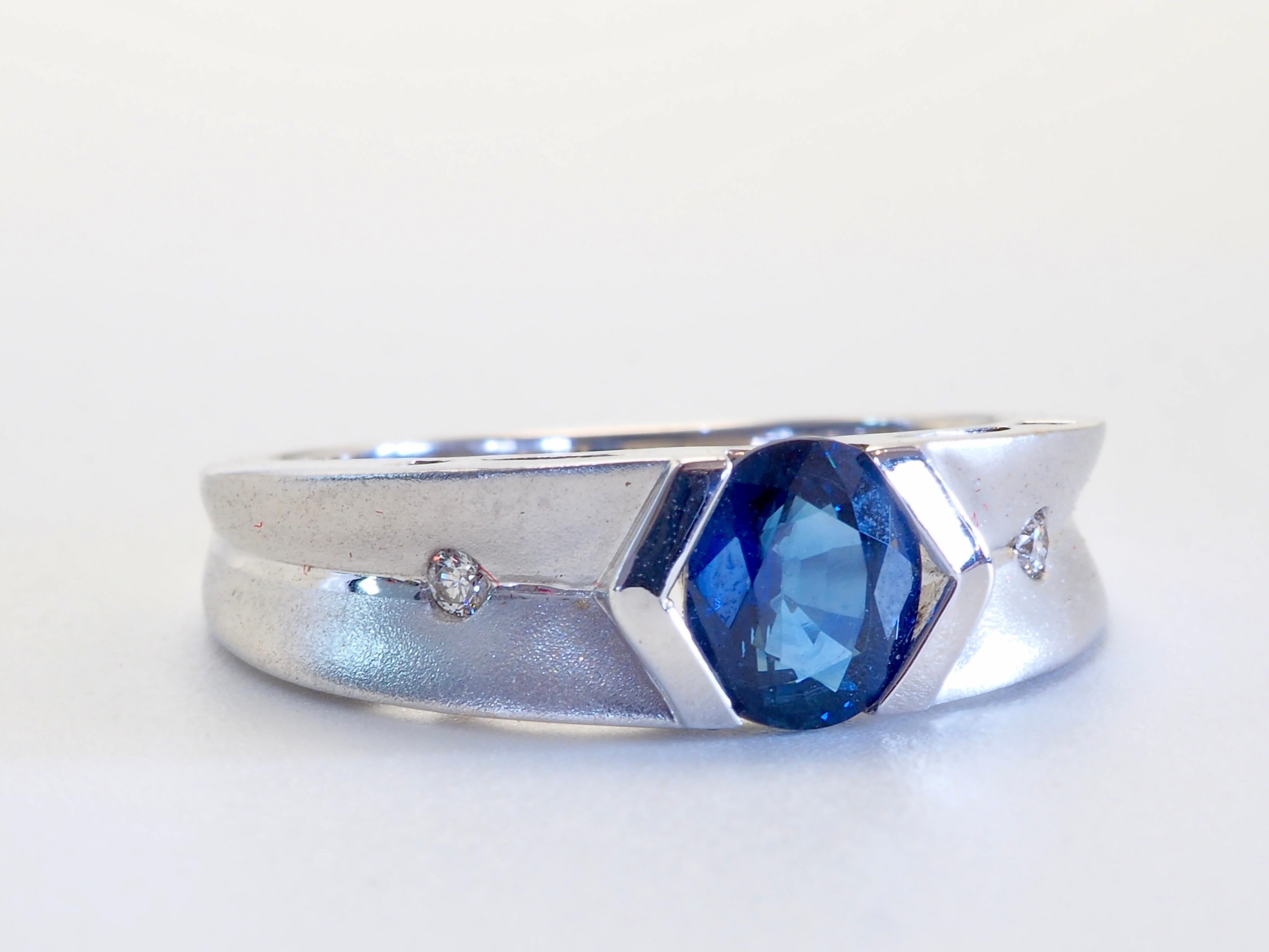 18K White Gold 0.85ct Blue Sapphire & 0.04ct Diamond Matte Band Ring In New Condition In เกาะสมุย, TH