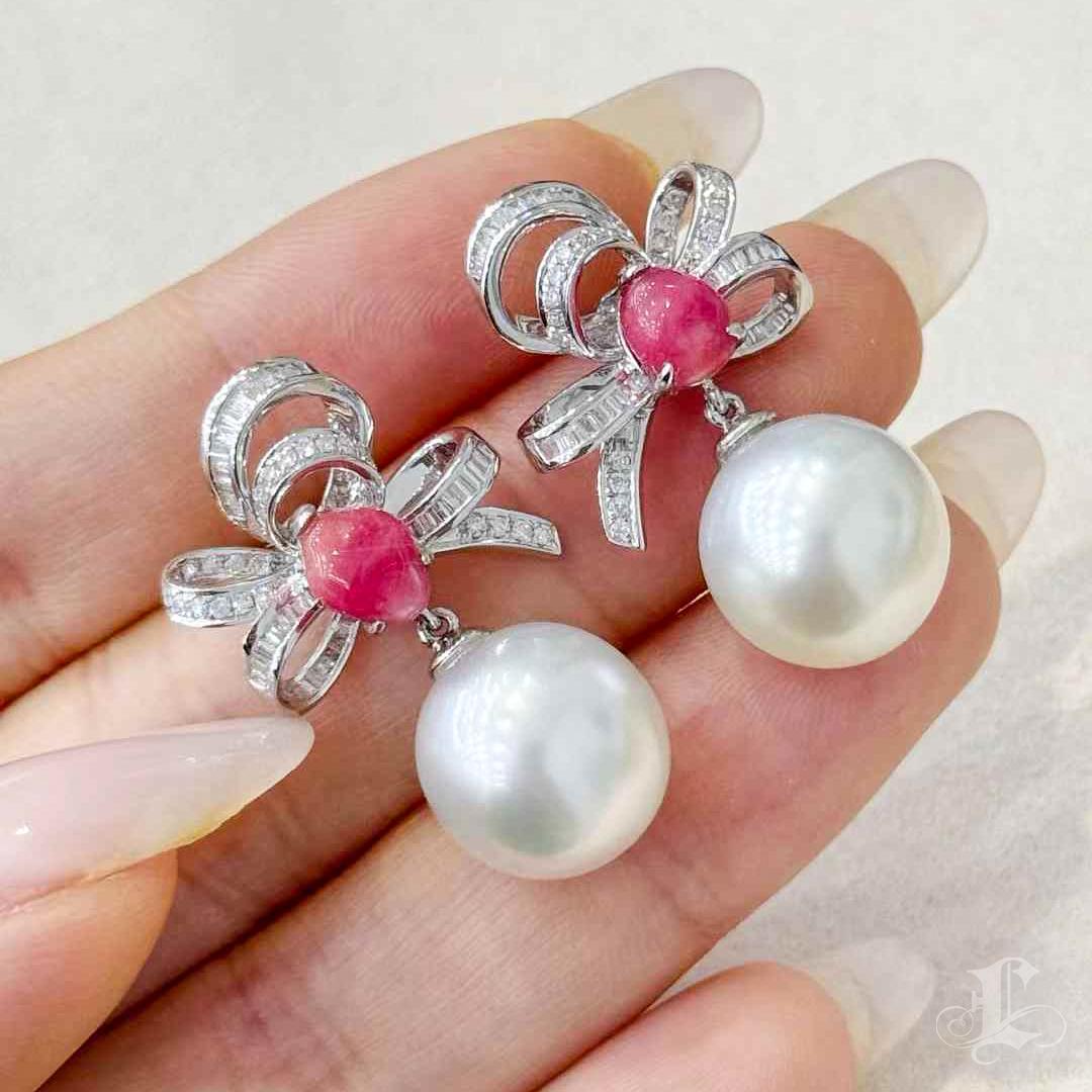 【Conchéa】Celeste Bows Conch & South Sea Pearl Earrings — 2.35ct For Sale 3