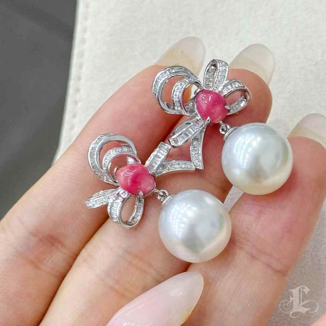 【Conchéa】Celeste Bows Conch & South Sea Pearl Earrings — 2.35ct For Sale 4