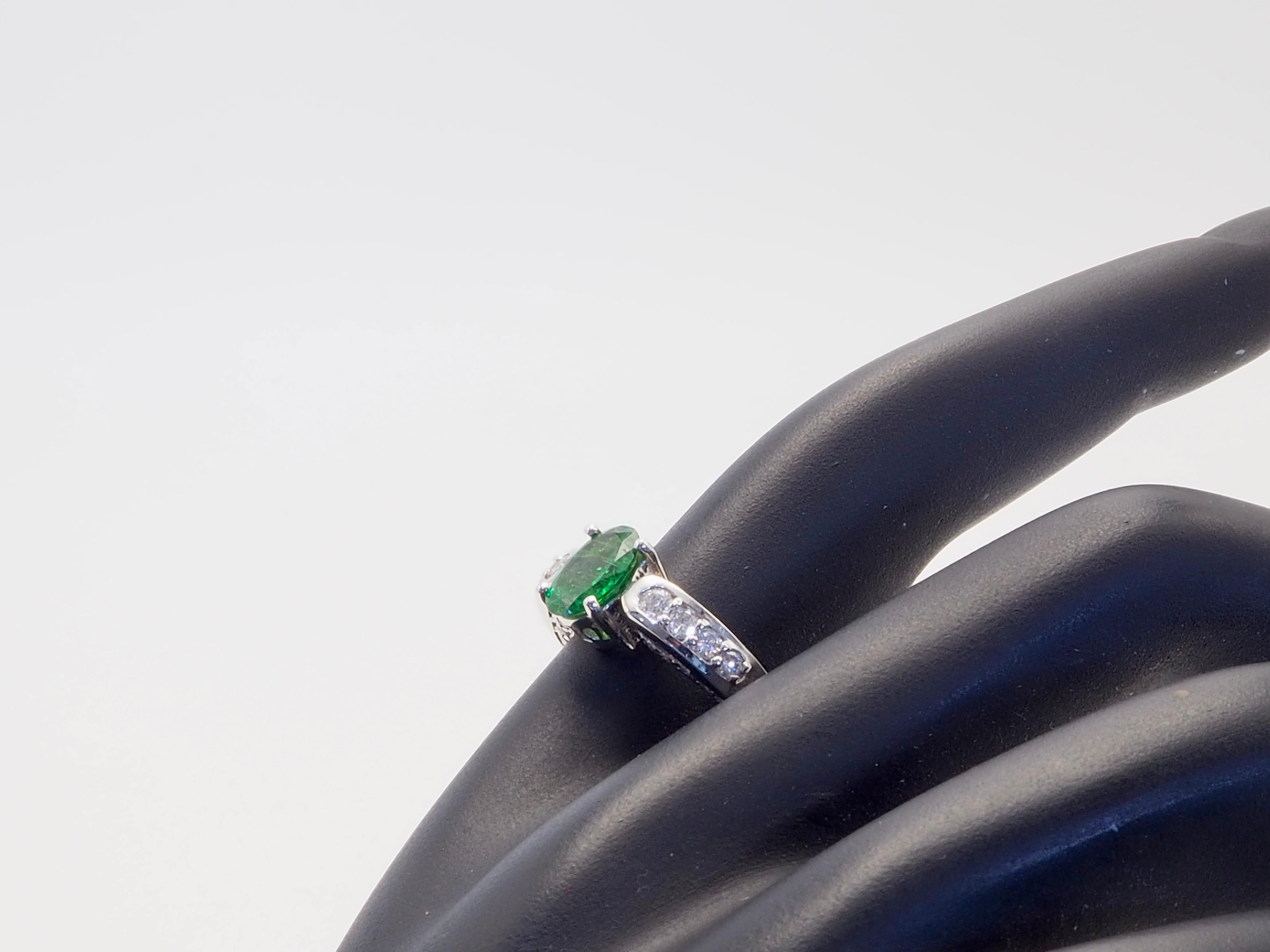 18K White Gold 0.88ct Oval Tsavorite & 0.39ct Diamond Ring For Sale 1