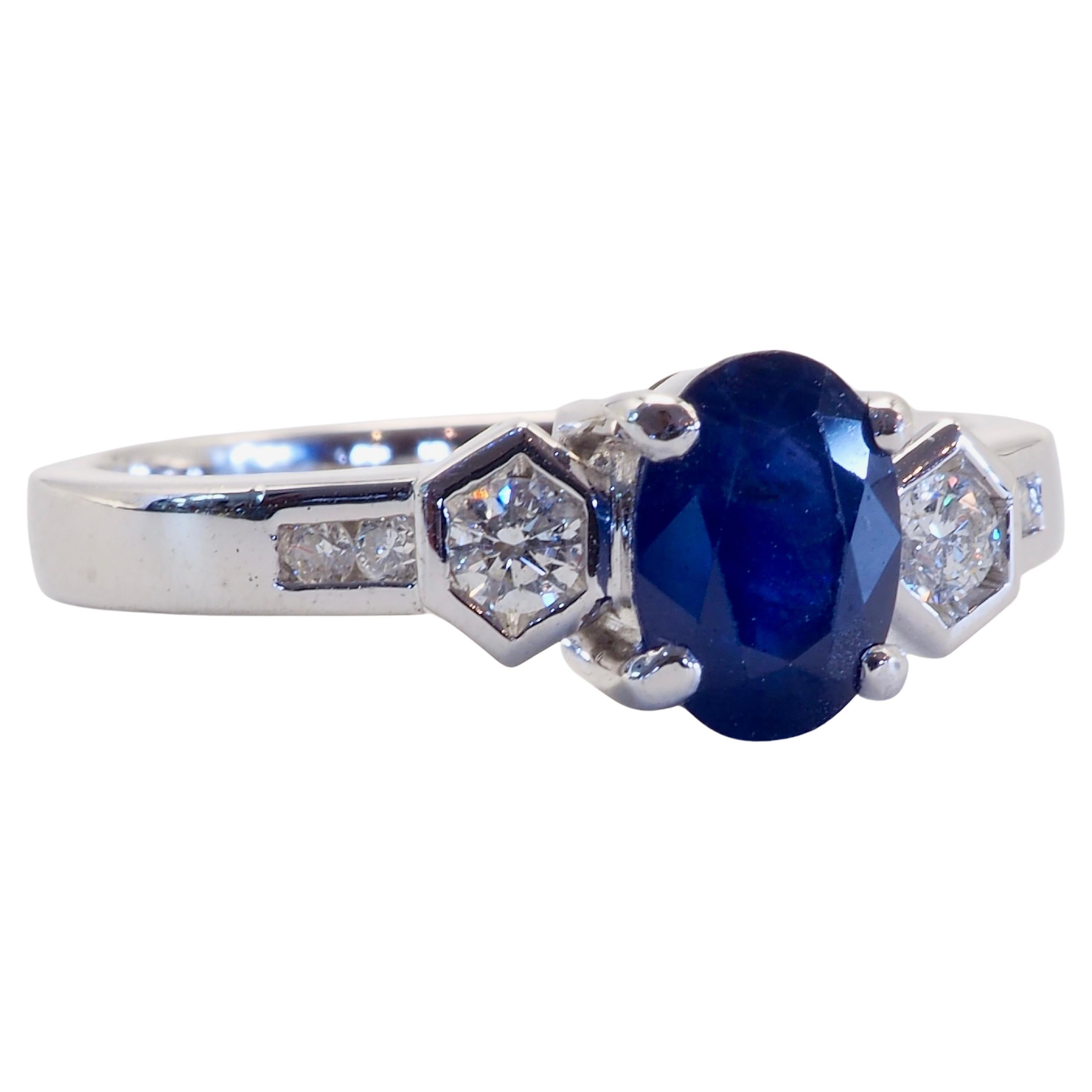 18K White Gold 0.90ct Deep Blue Sapphire & 0.16ct Diamond Fine Ring In New Condition For Sale In เกาะสมุย, TH