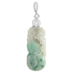 Colgante de oro blanco de 18 quilates de 0,90 ct de diamantes y jade Hulu MF25-020526