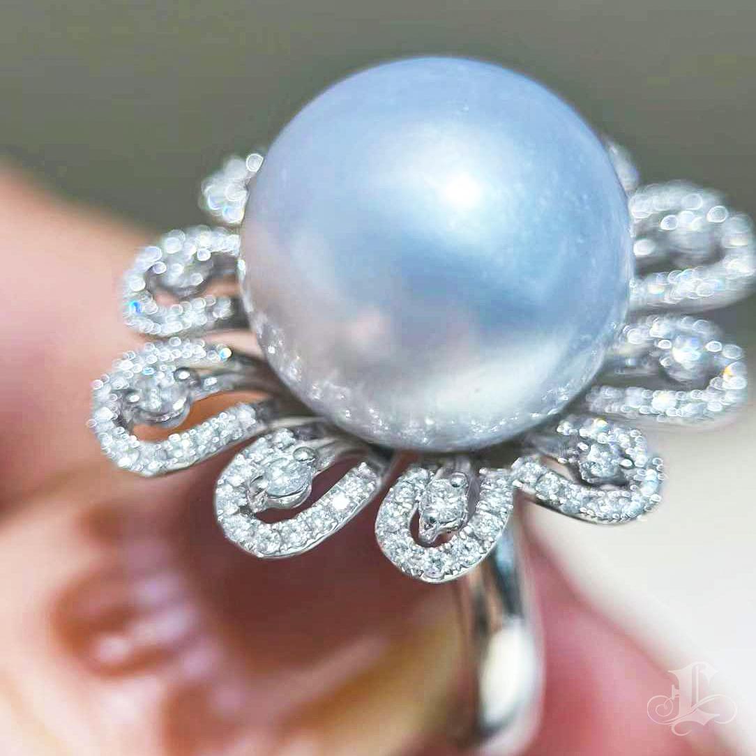 【Vine Symphony】Aurora Bloom South Sea Pearl Diamond Cocktail Ring For Sale 1