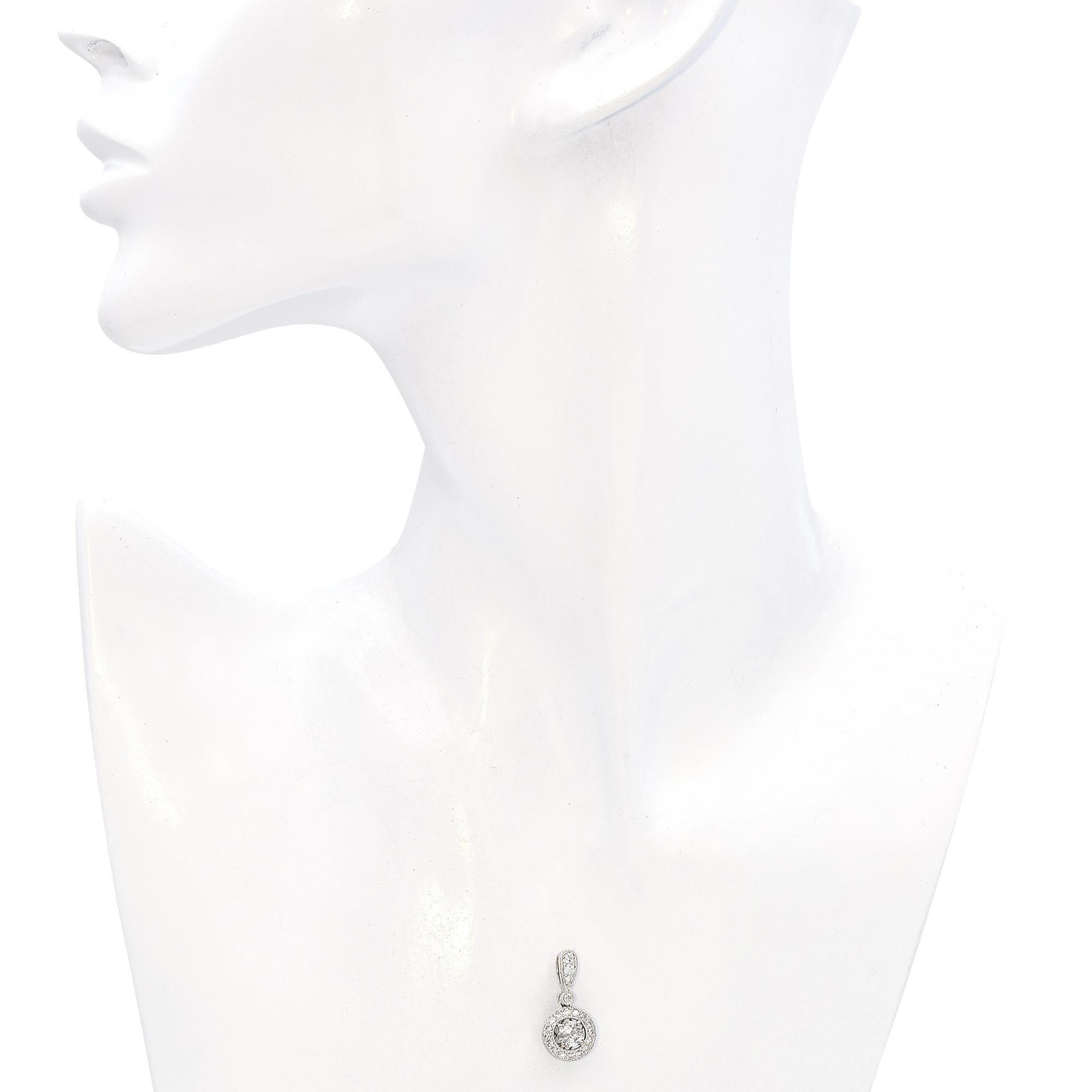 Taille brillant Pendentif en or blanc 18 carats avec diamants 0,91 carat en vente
