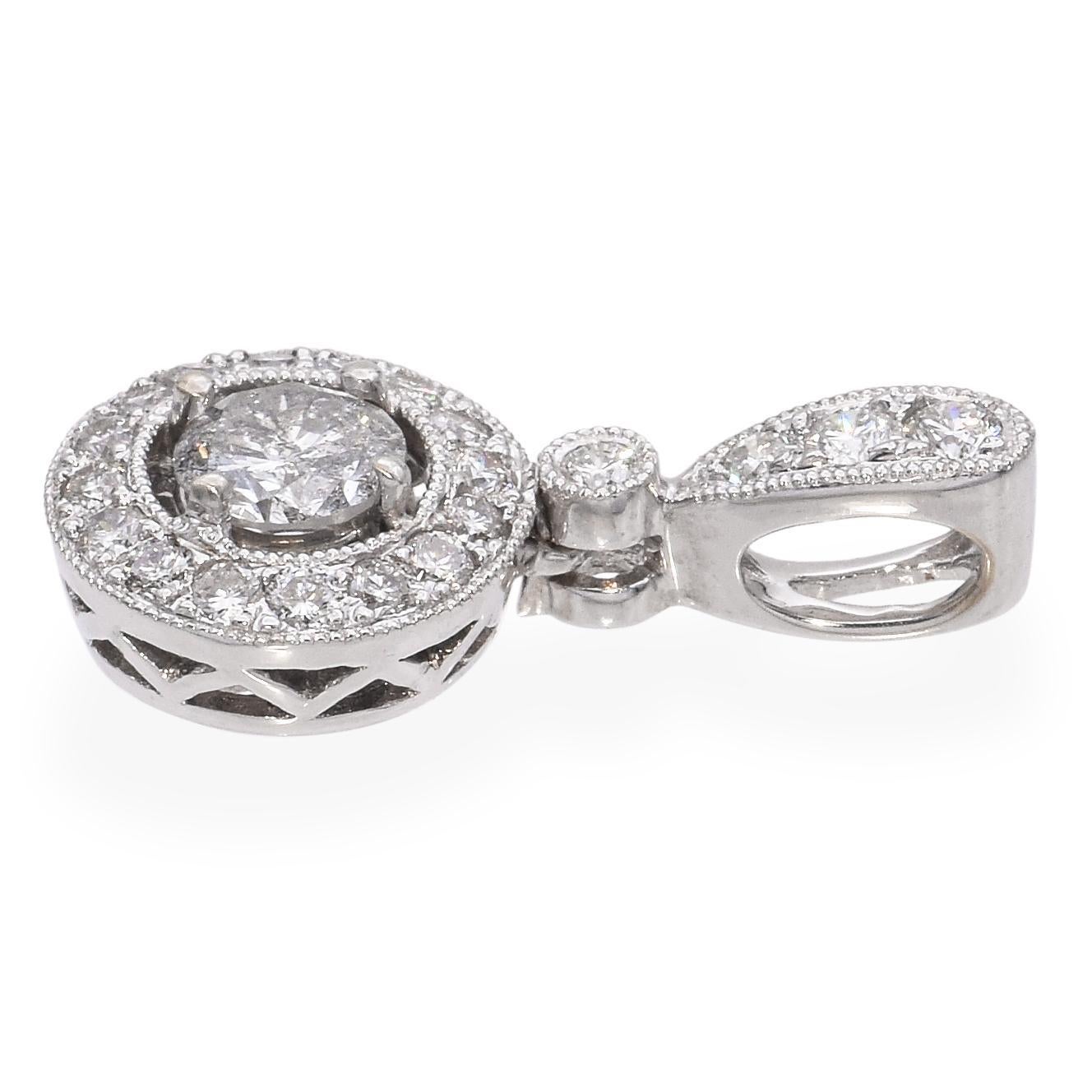 Pendentif en or blanc 18 carats avec diamants 0,91 carat en vente 1