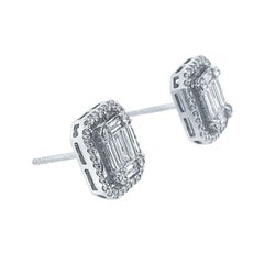 18 Karat White Gold 0.92 Carat Diamond Emerald Cluster Earrings