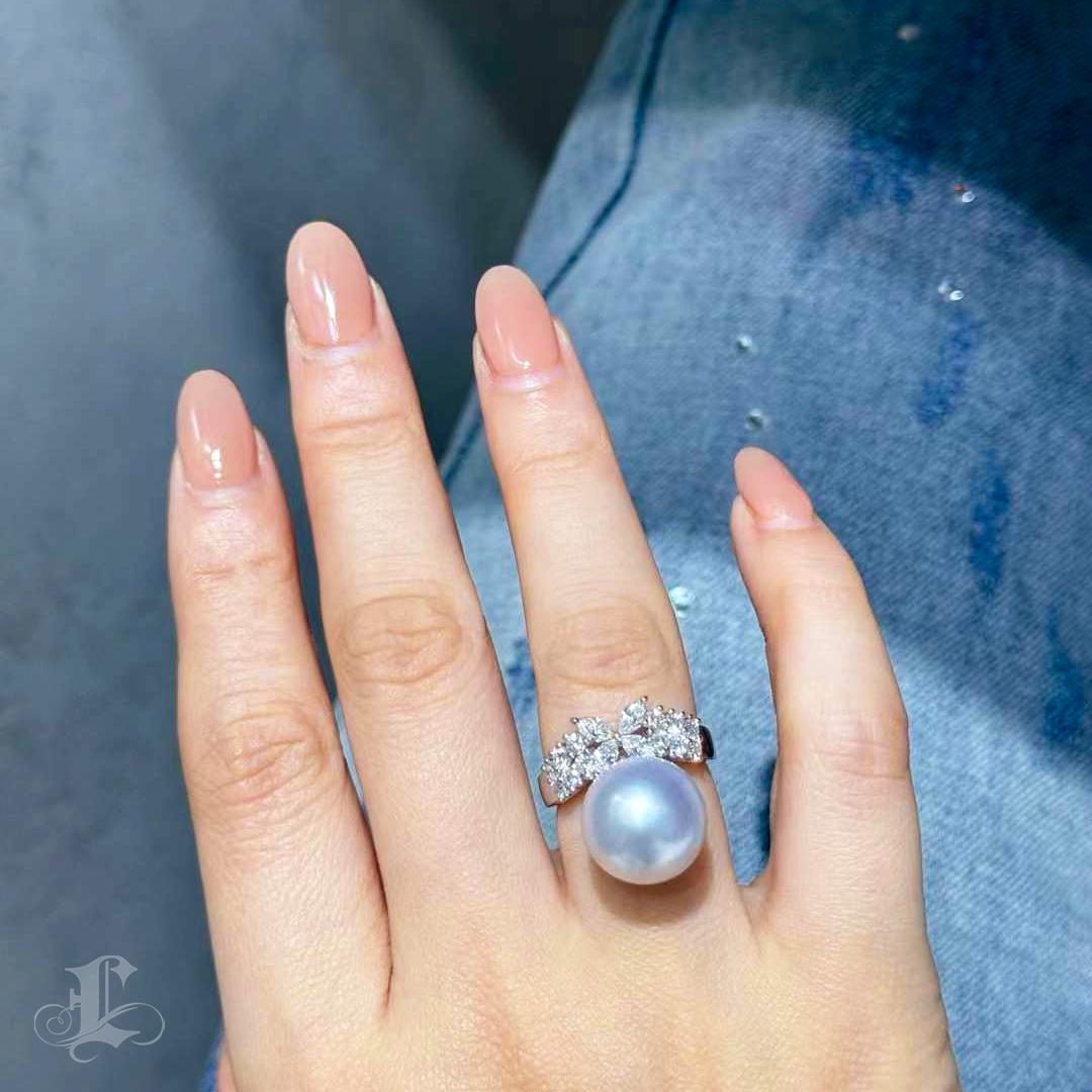 Uncut 【Crown Radiance】Blossom Crown Aurora South Sea Pearl & Diamond Ring For Sale