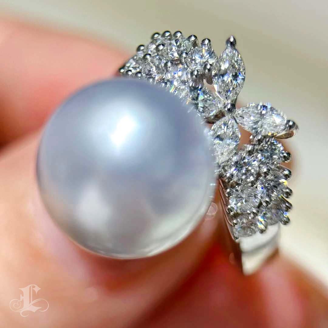 【Crown Radiance】Blossom Crown Aurora South Sea Pearl & Diamond Ring For Sale 1