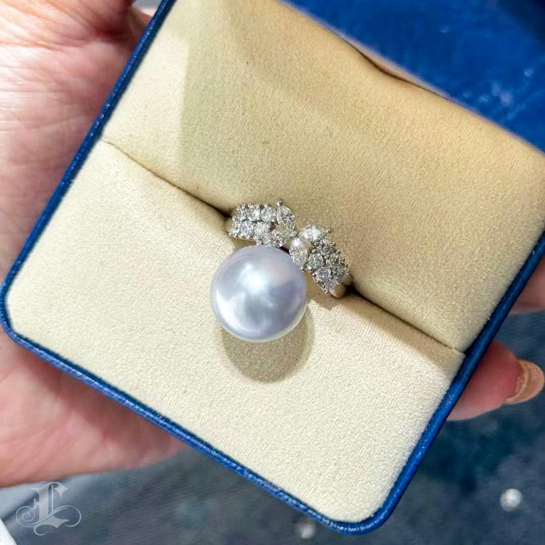 【Crown Radiance】Blossom Crown Aurora South Sea Pearl & Diamond Ring For Sale 3