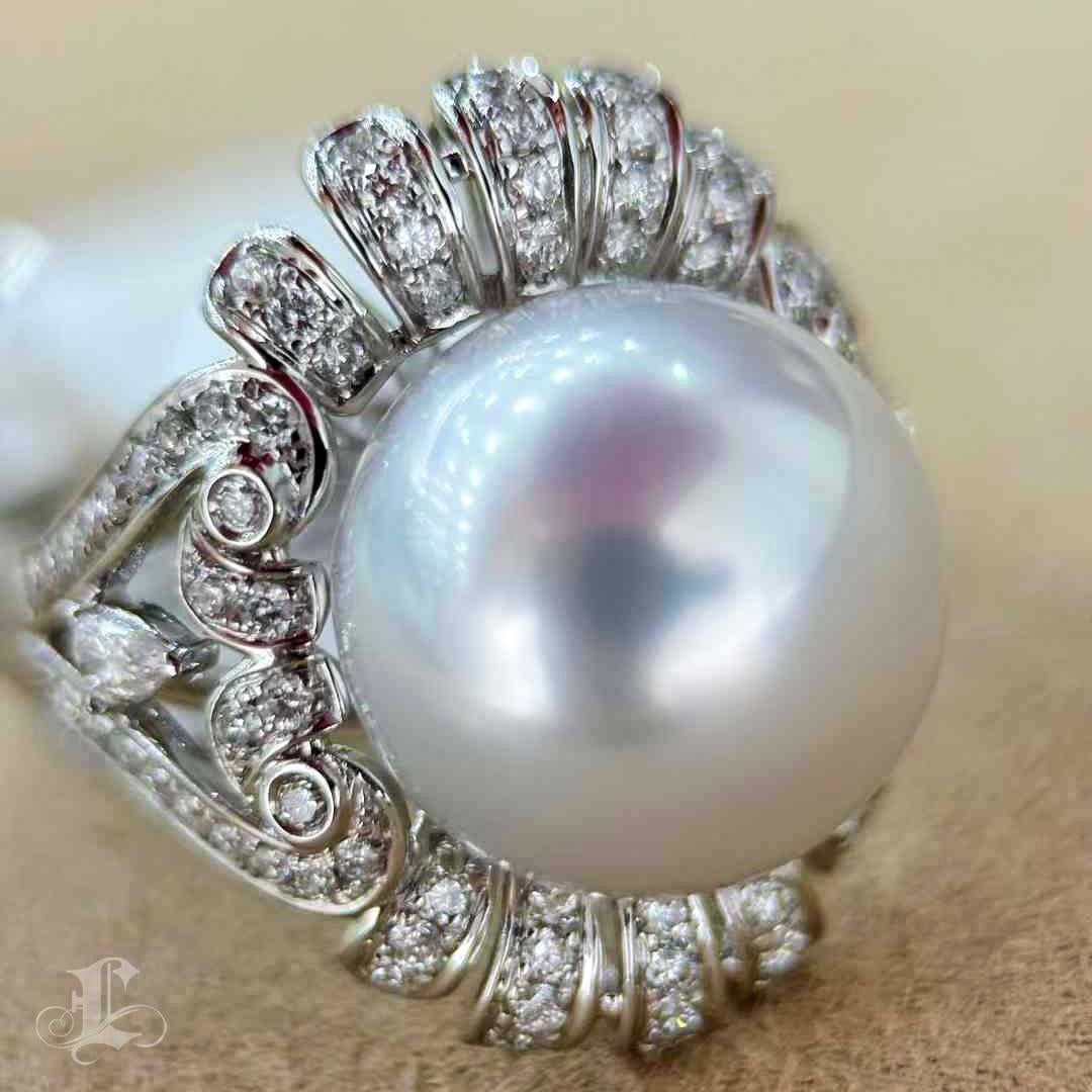 【Crown Radiance】Regal Fan Aurora Südsee Perle & Diamant Barock-inspirierten Ring Damen im Angebot