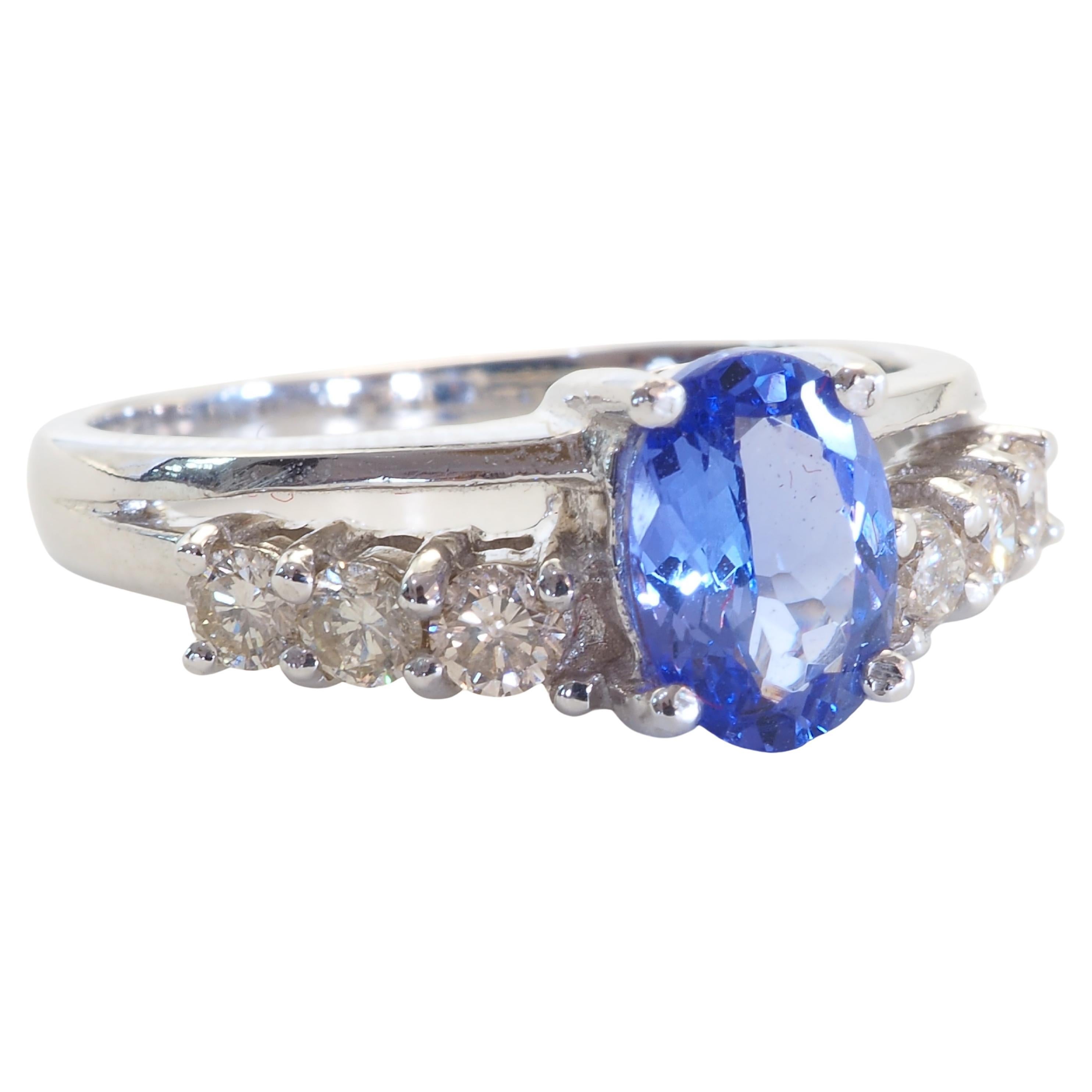 18K White Gold 0.95ct Violet Blue Tanzanite & 0.34ct Brilliant Diamond Fine Ring In New Condition For Sale In เกาะสมุย, TH
