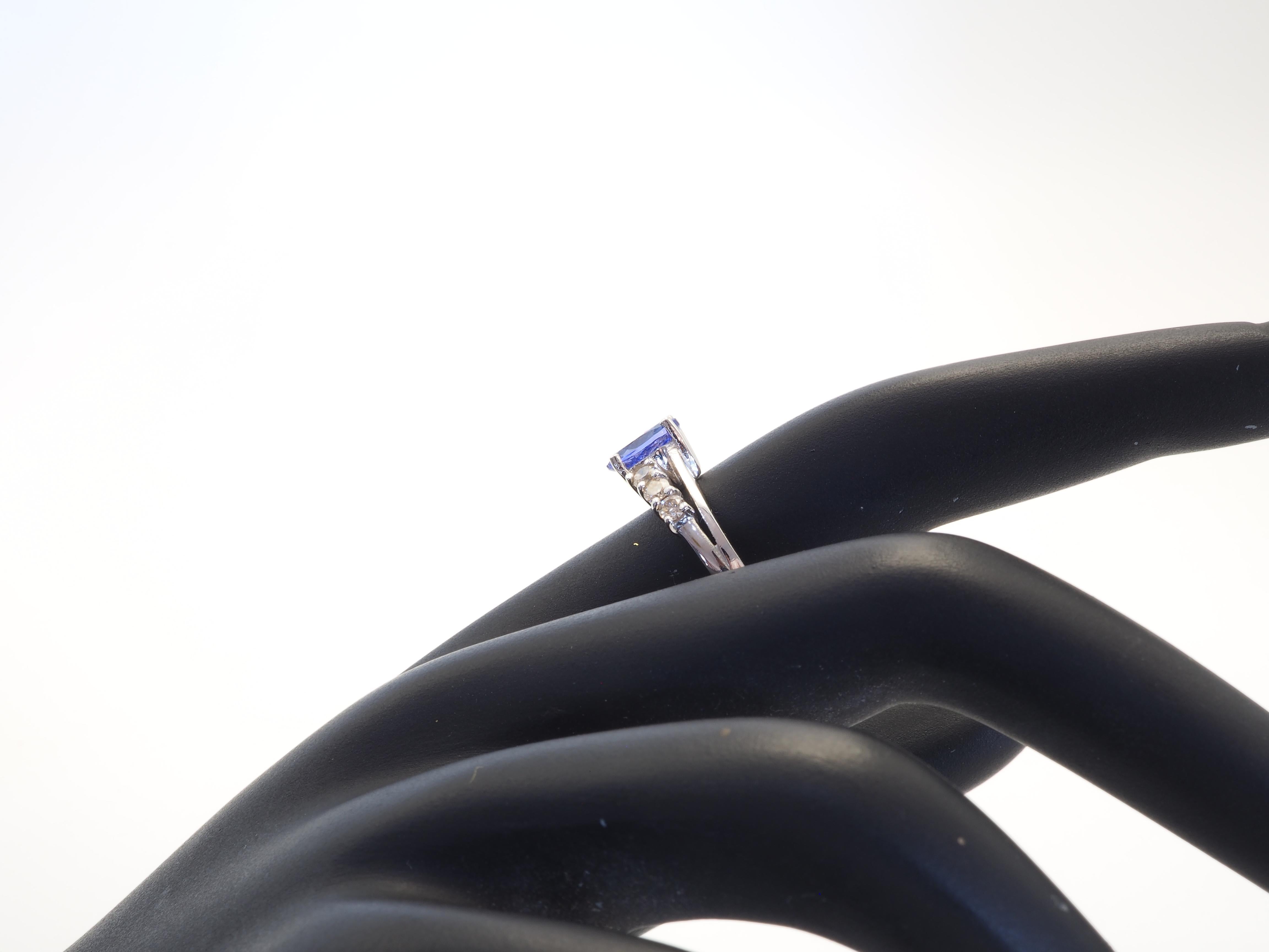 18K White Gold 0.95ct Violet Blue Tanzanite & 0.34ct Brilliant Diamond Fine Ring For Sale 1